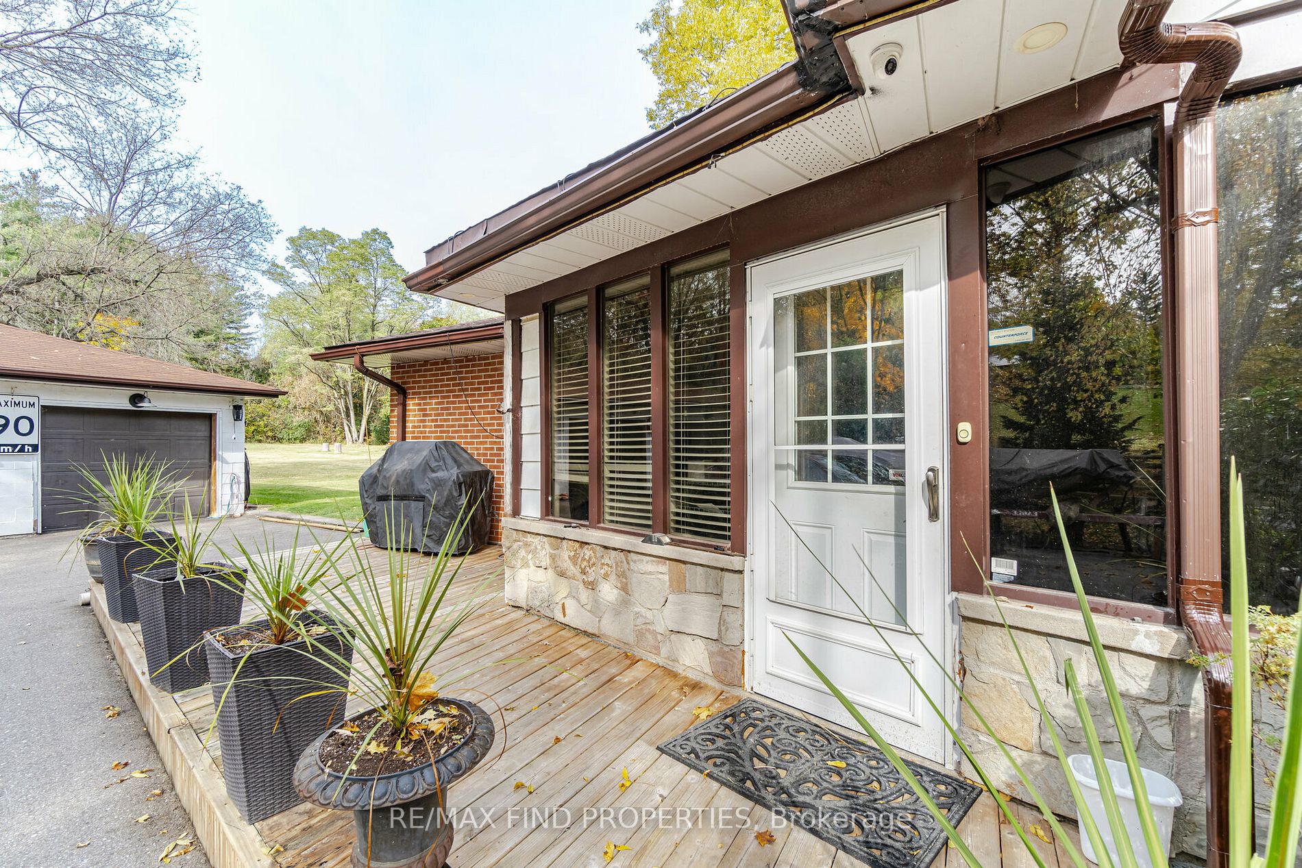 362 King St