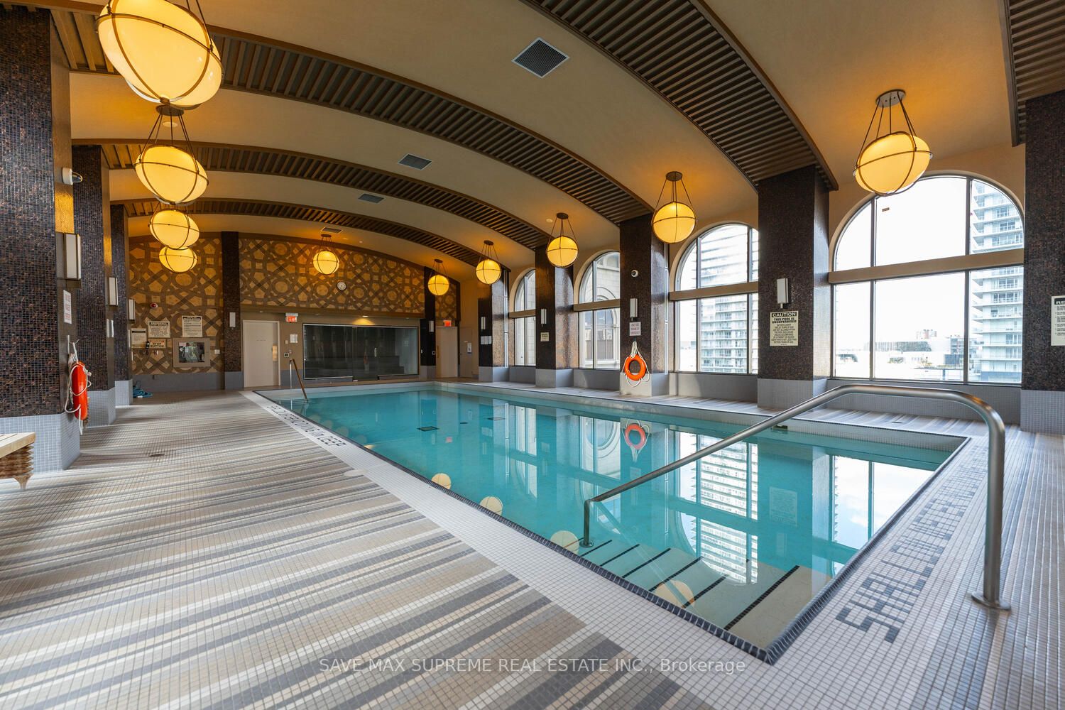 385 Prince Of Wales Dr, #1112