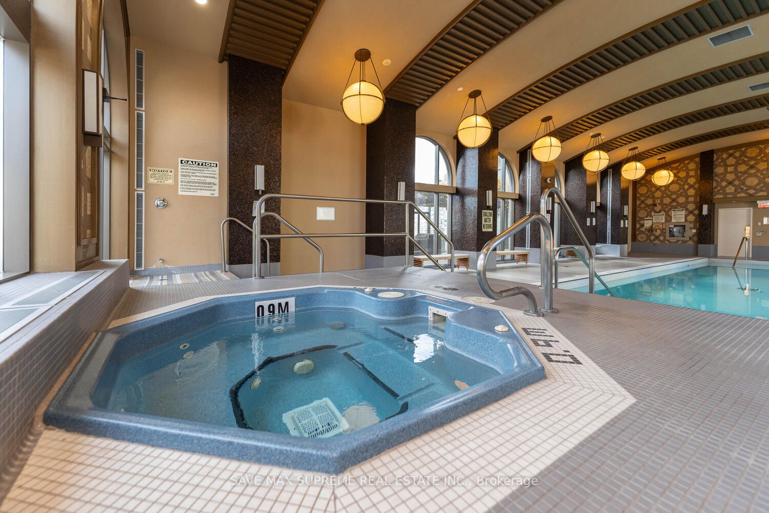 385 Prince Of Wales Dr, #1112