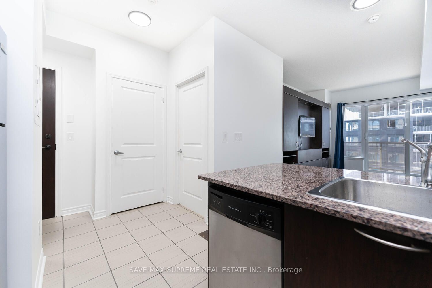 385 Prince Of Wales Dr, #1112