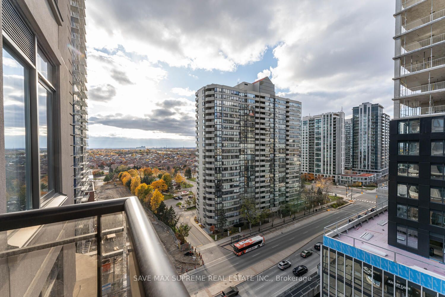 385 Prince Of Wales Dr, #1112