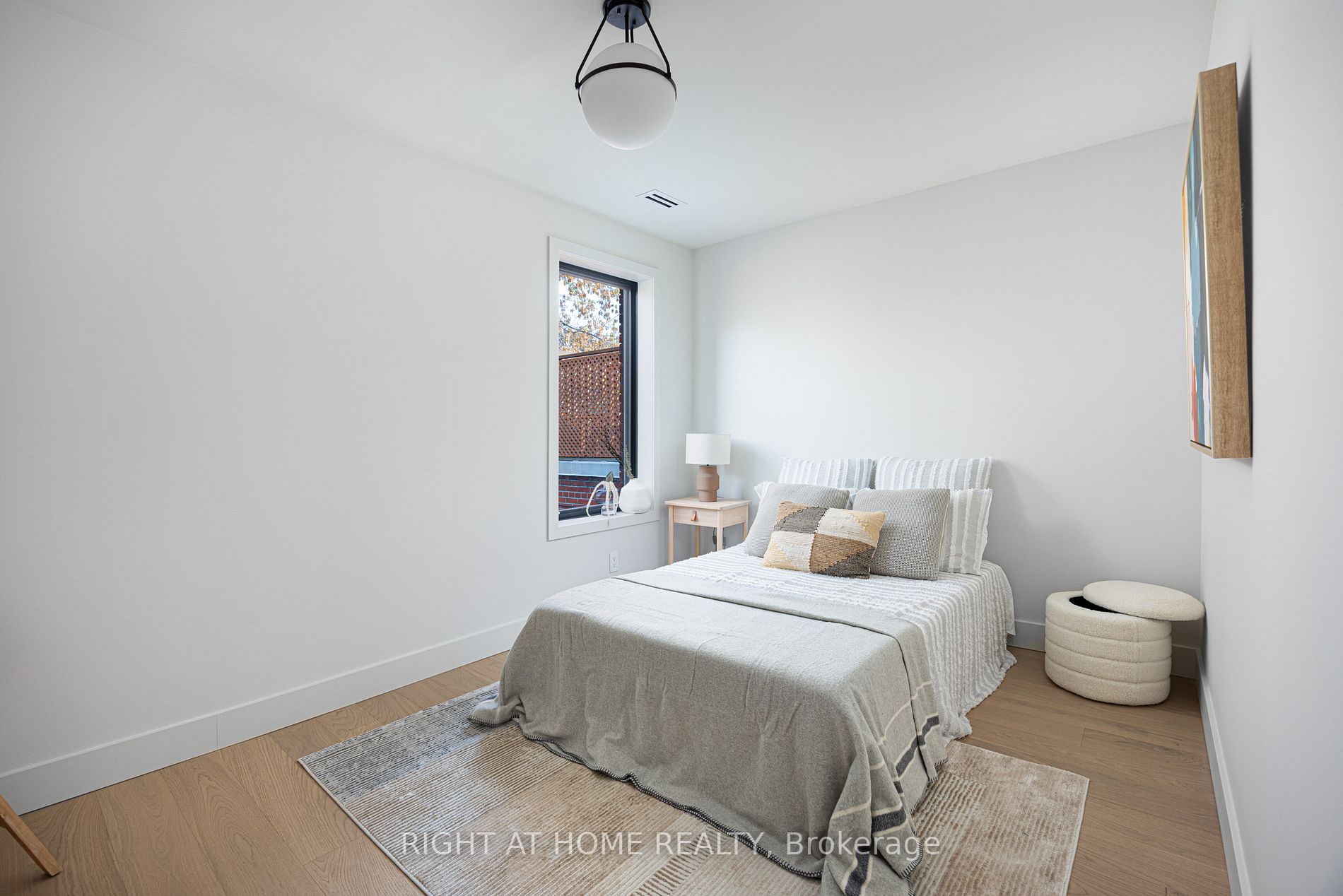 196 Fern Ave