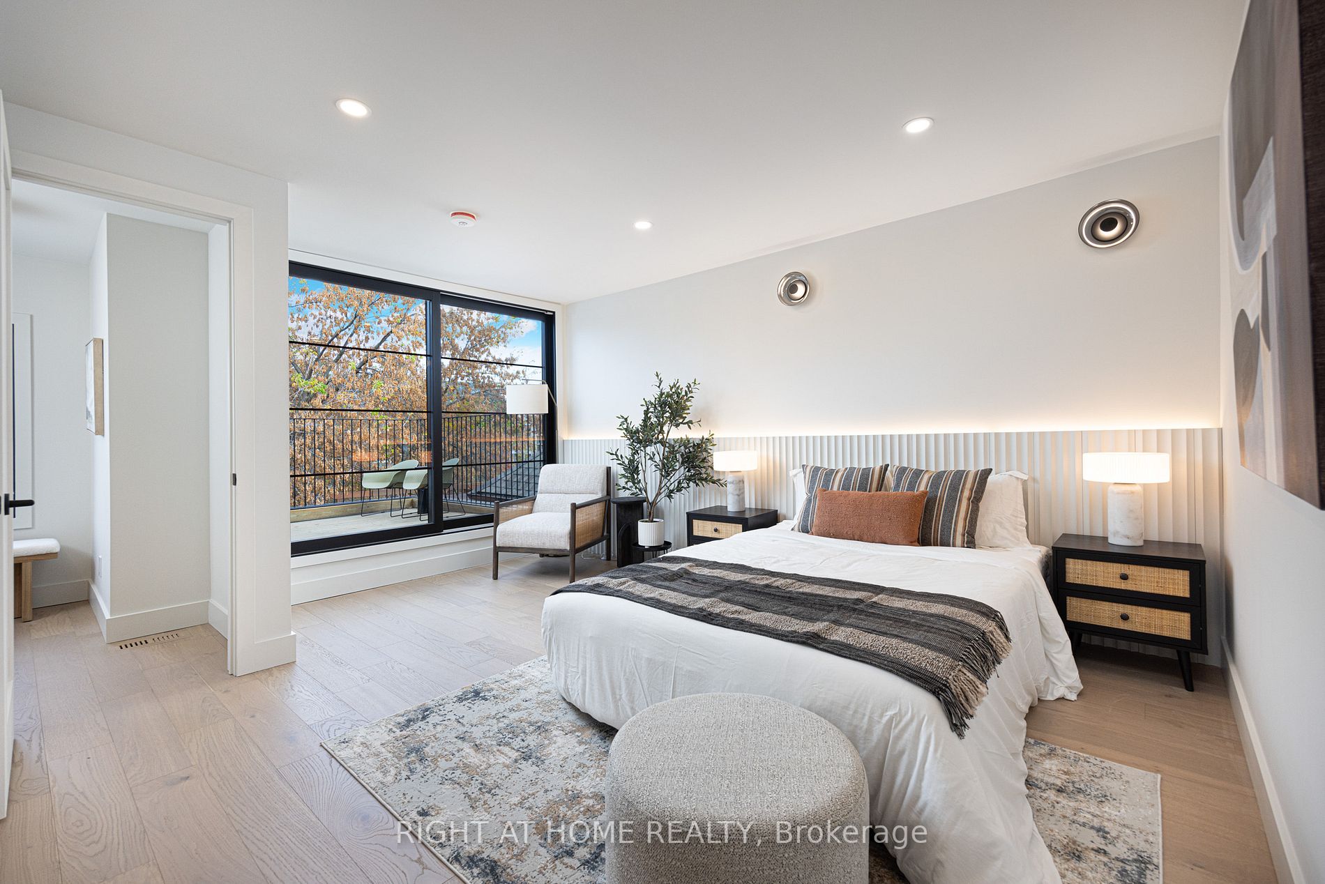 196 Fern Ave