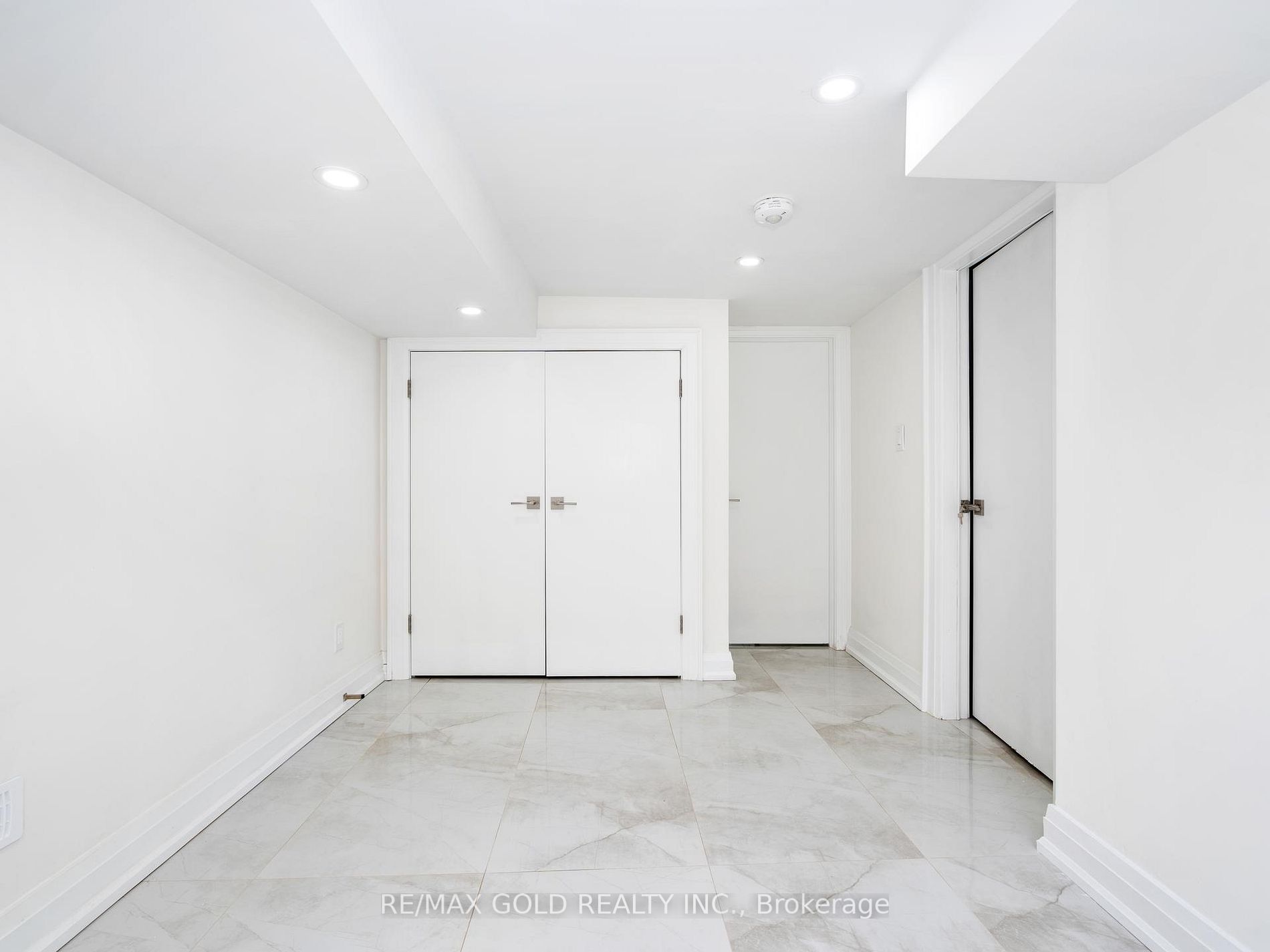 1007 Ossington Ave