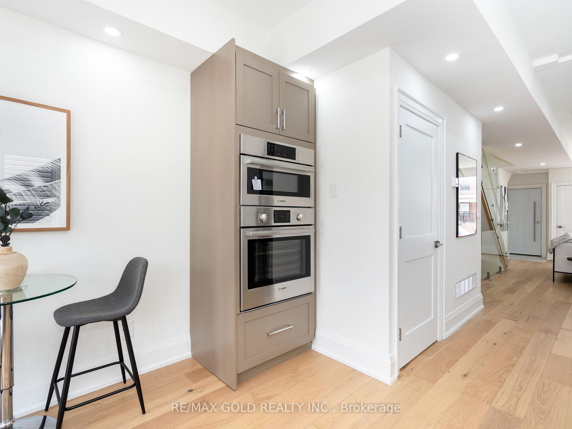 1007 Ossington Ave
