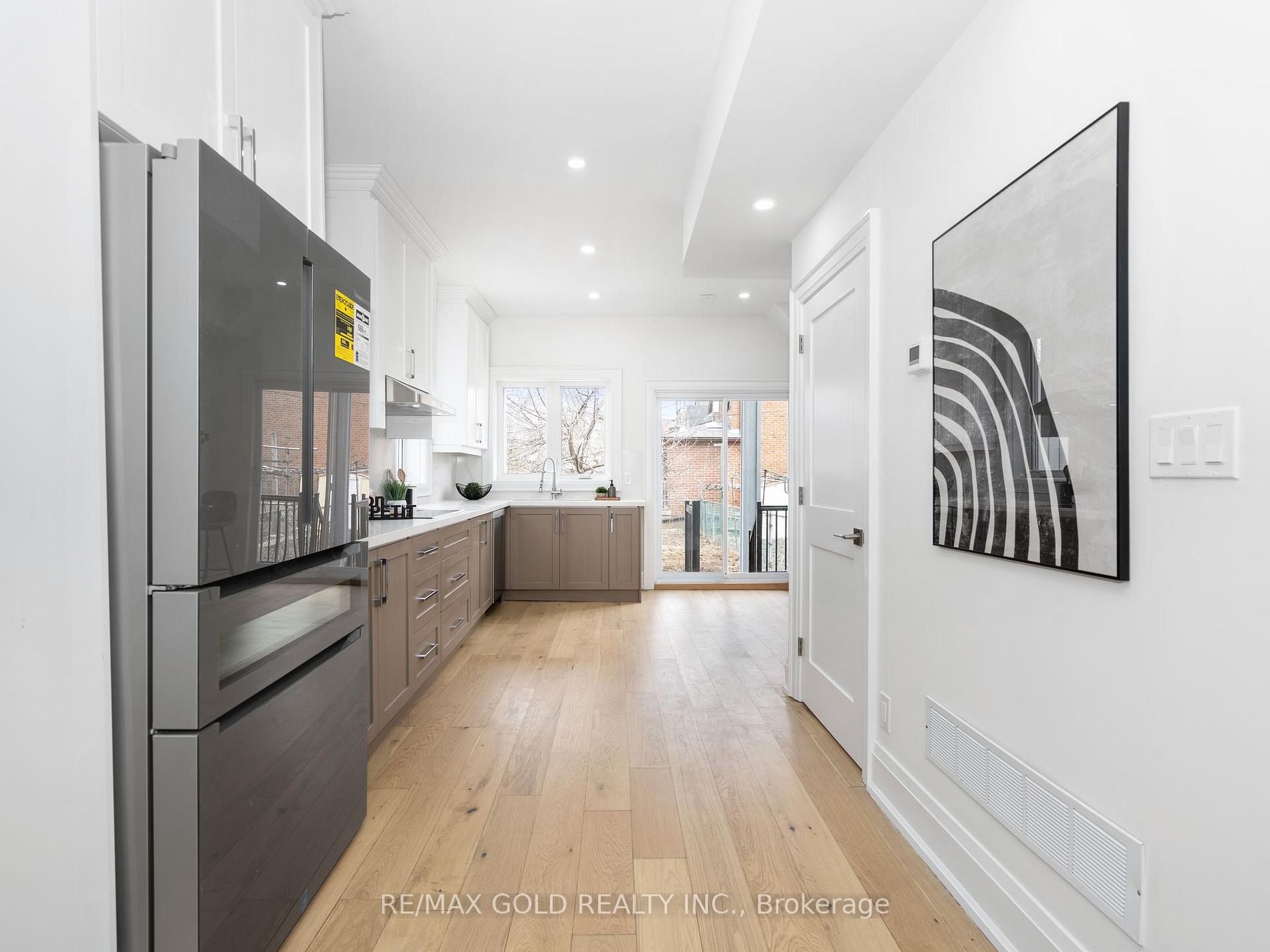1007 Ossington Ave