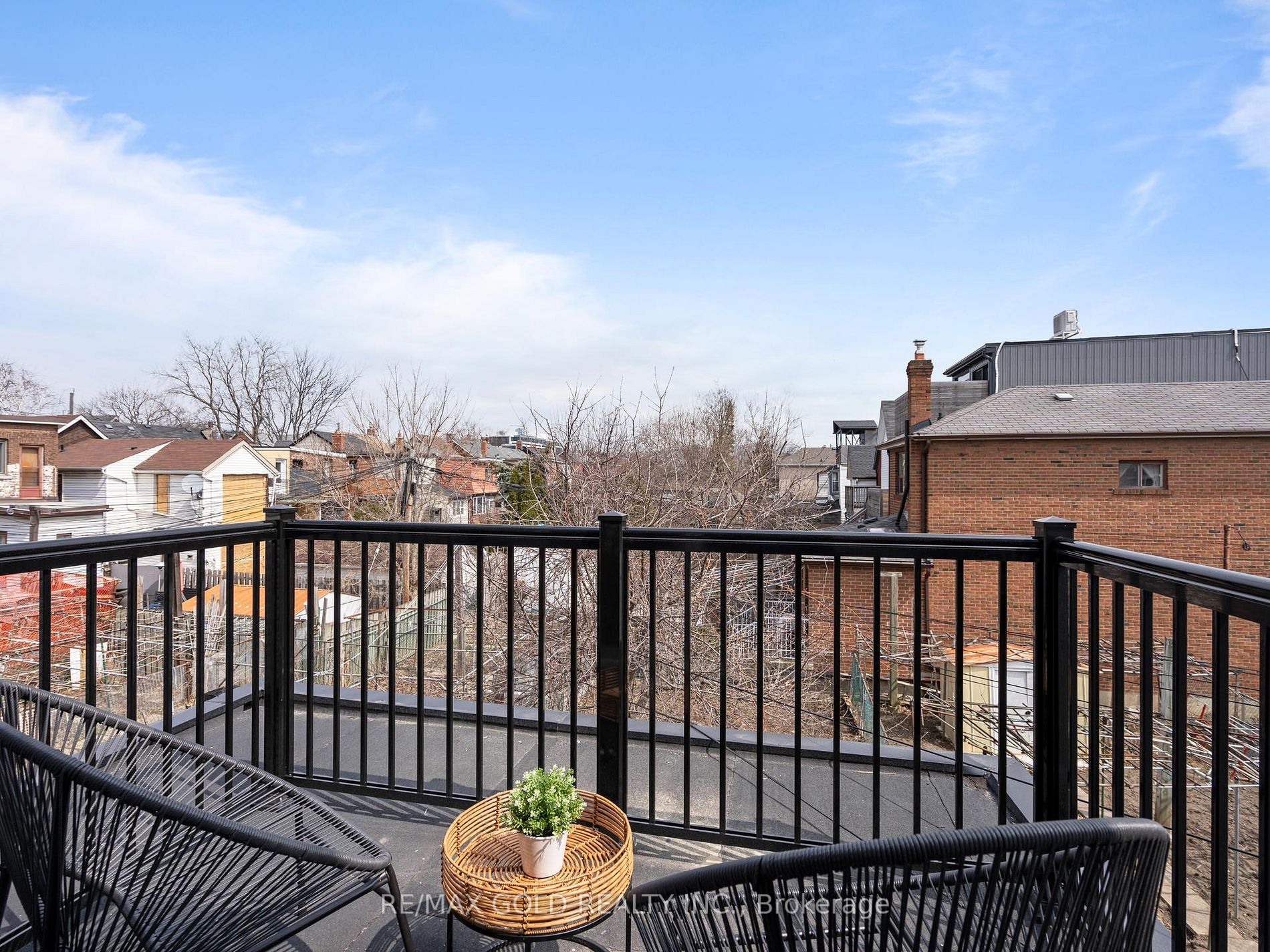 1007 Ossington Ave