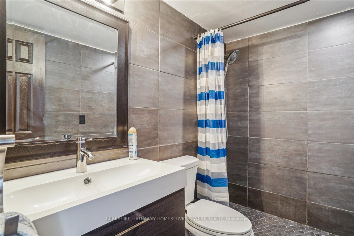 1055 Forestwood Dr, #221
