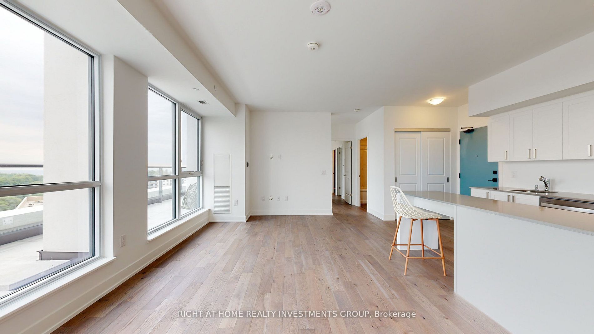 1063 Douglas Mccurdy Comm Circ, #903