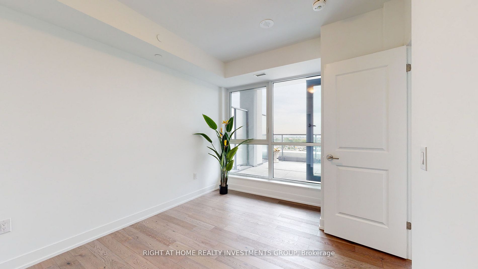 1063 Douglas Mccurdy Comm Circ, #903