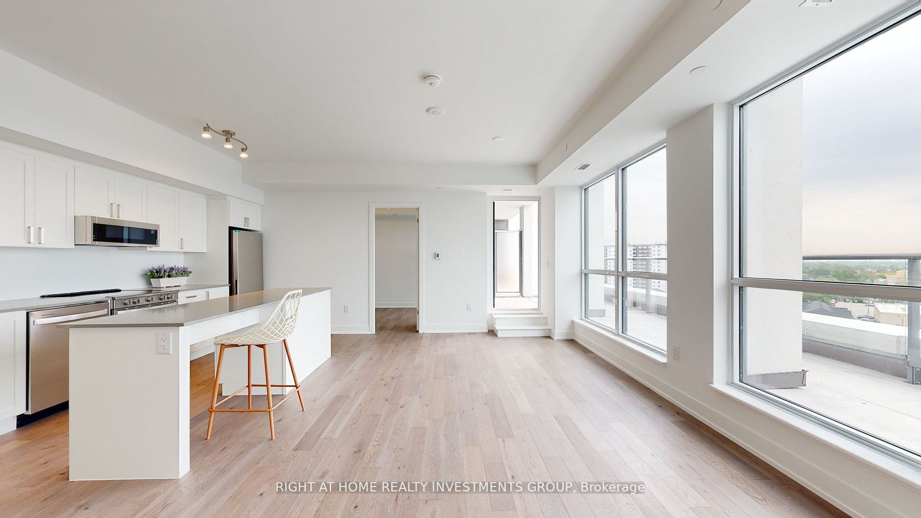 1063 Douglas Mccurdy Comm Circ, #903
