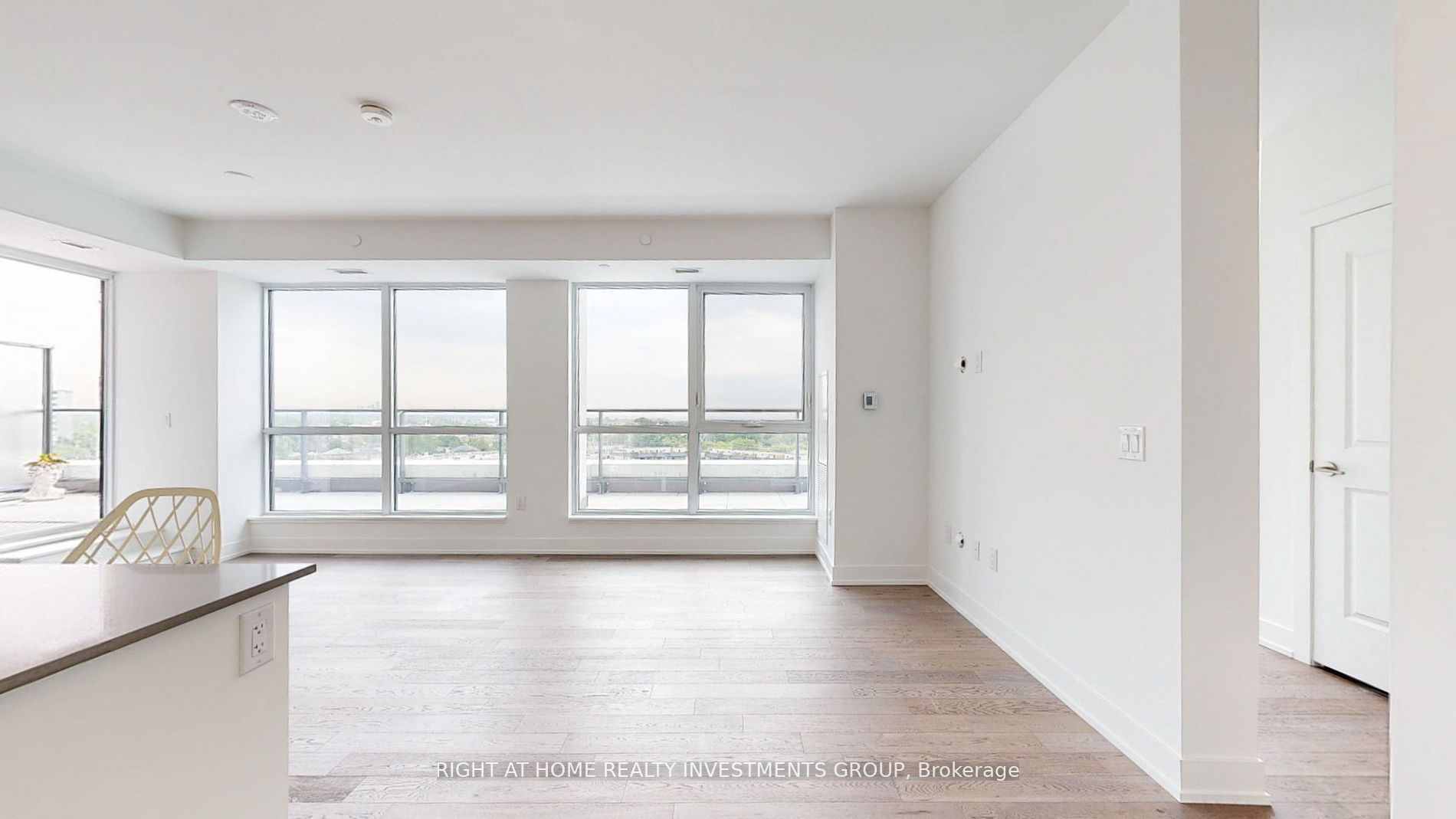 1063 Douglas Mccurdy Comm Circ, #903