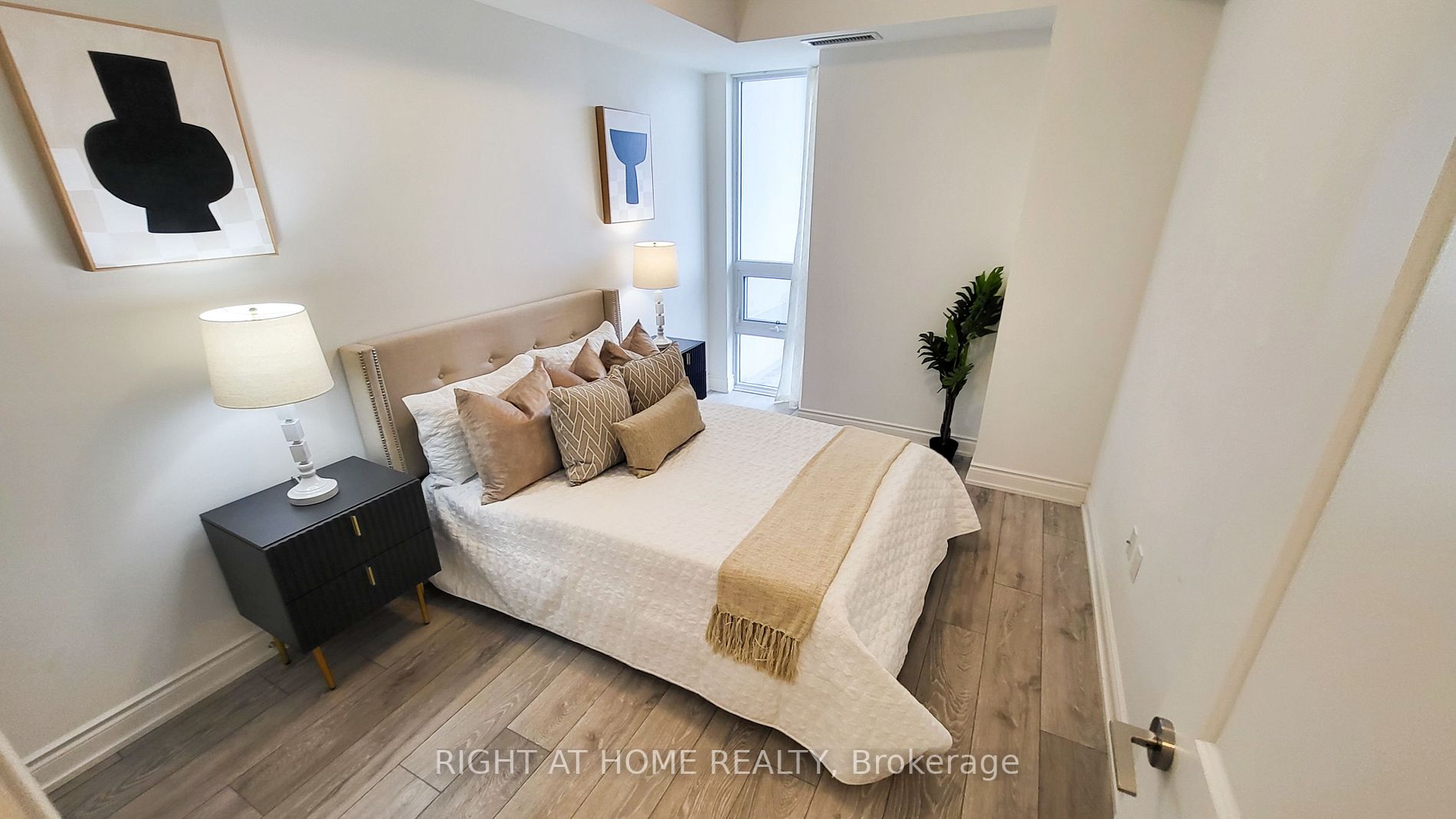 1050 Main St E, #705