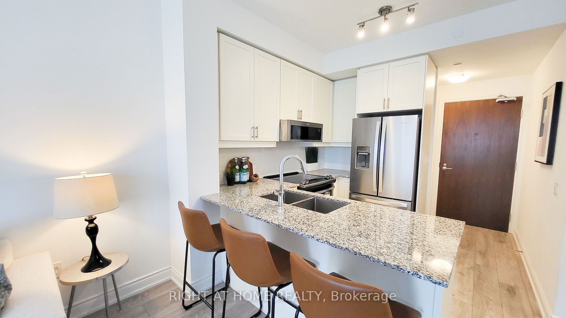 1050 Main St E, #705