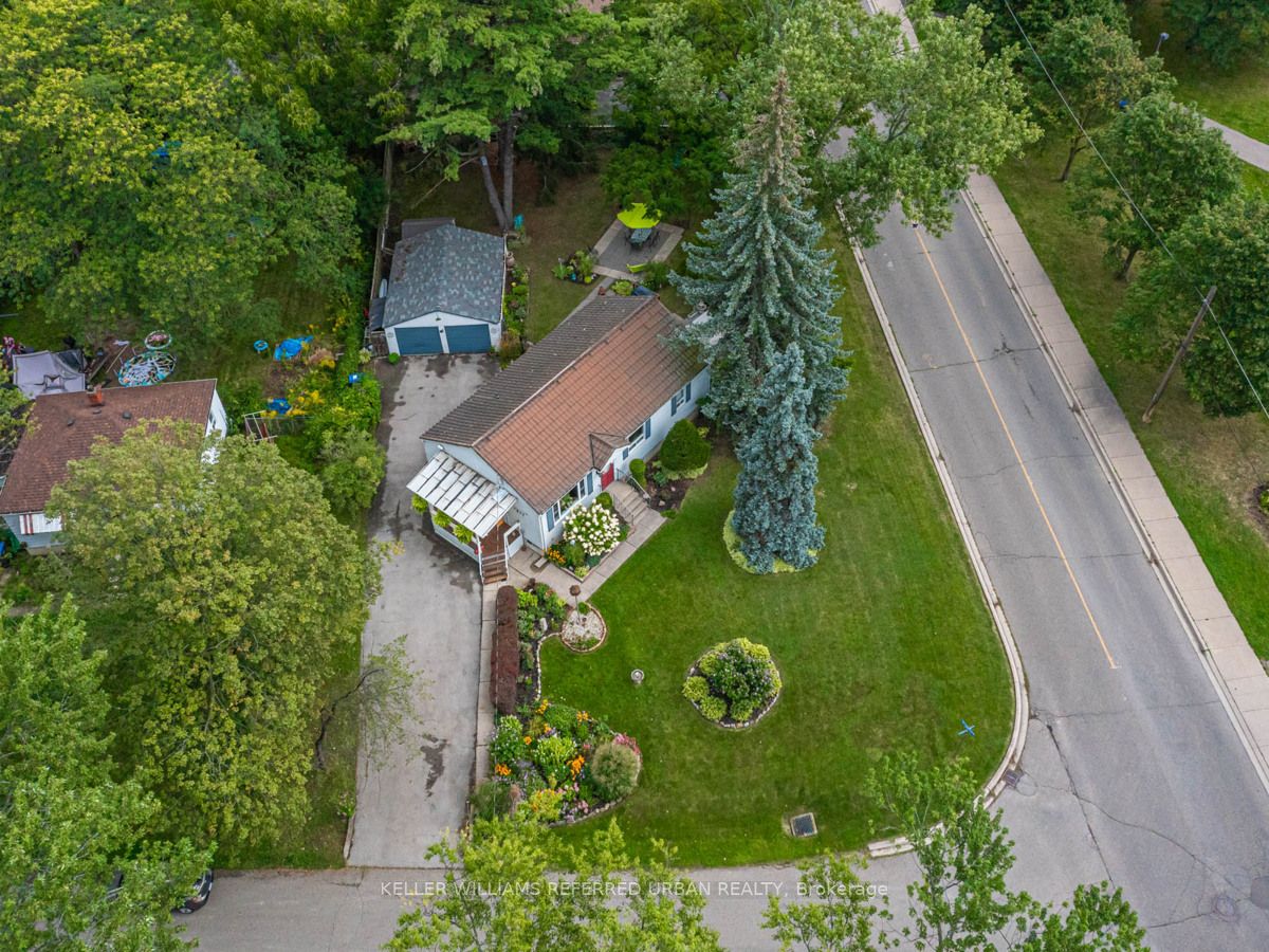 1217 Lakebreeze Dr