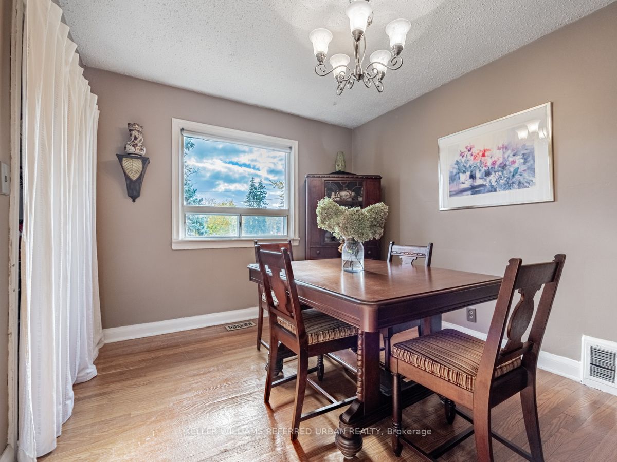 1217 Lakebreeze Dr
