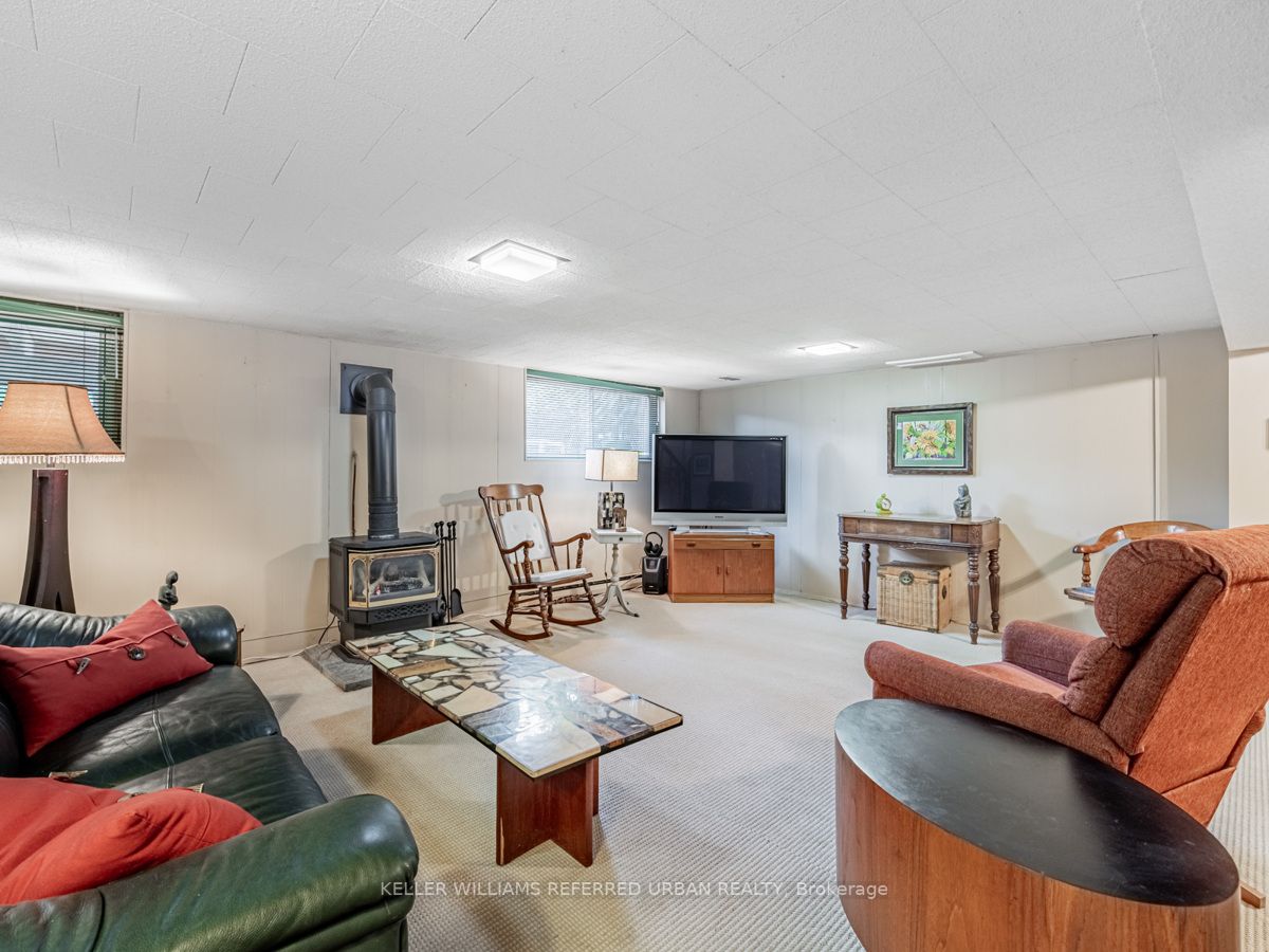 1217 Lakebreeze Dr
