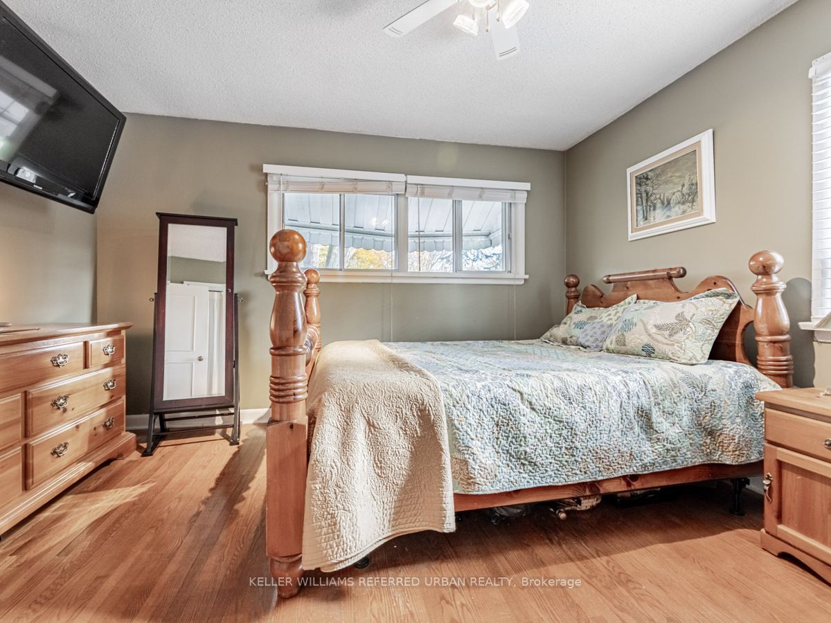 1217 Lakebreeze Dr