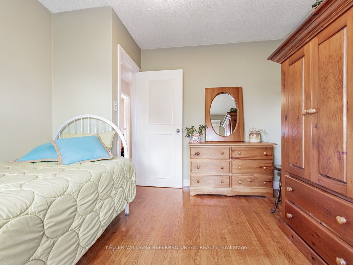 1217 Lakebreeze Dr