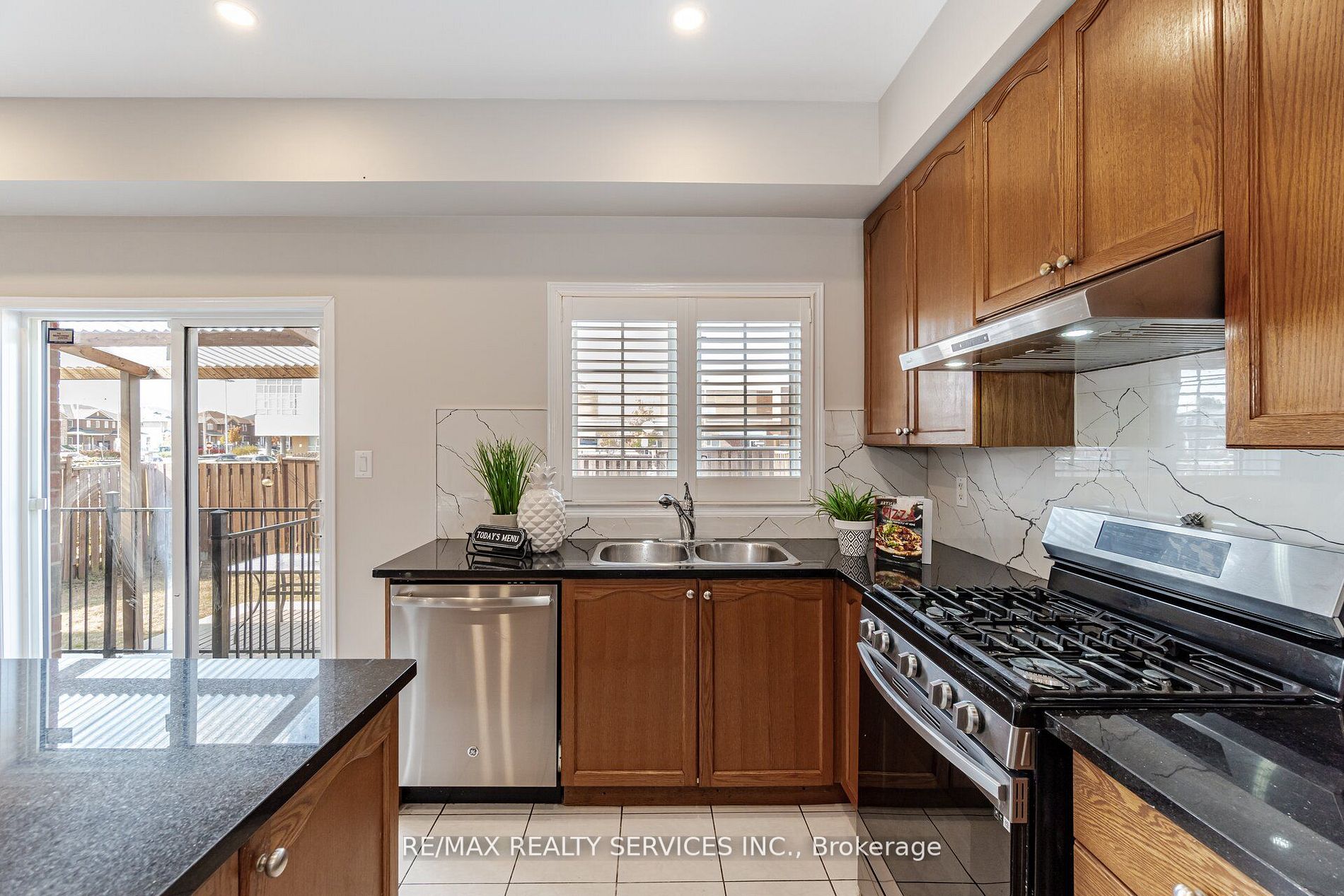12 Owens Rd