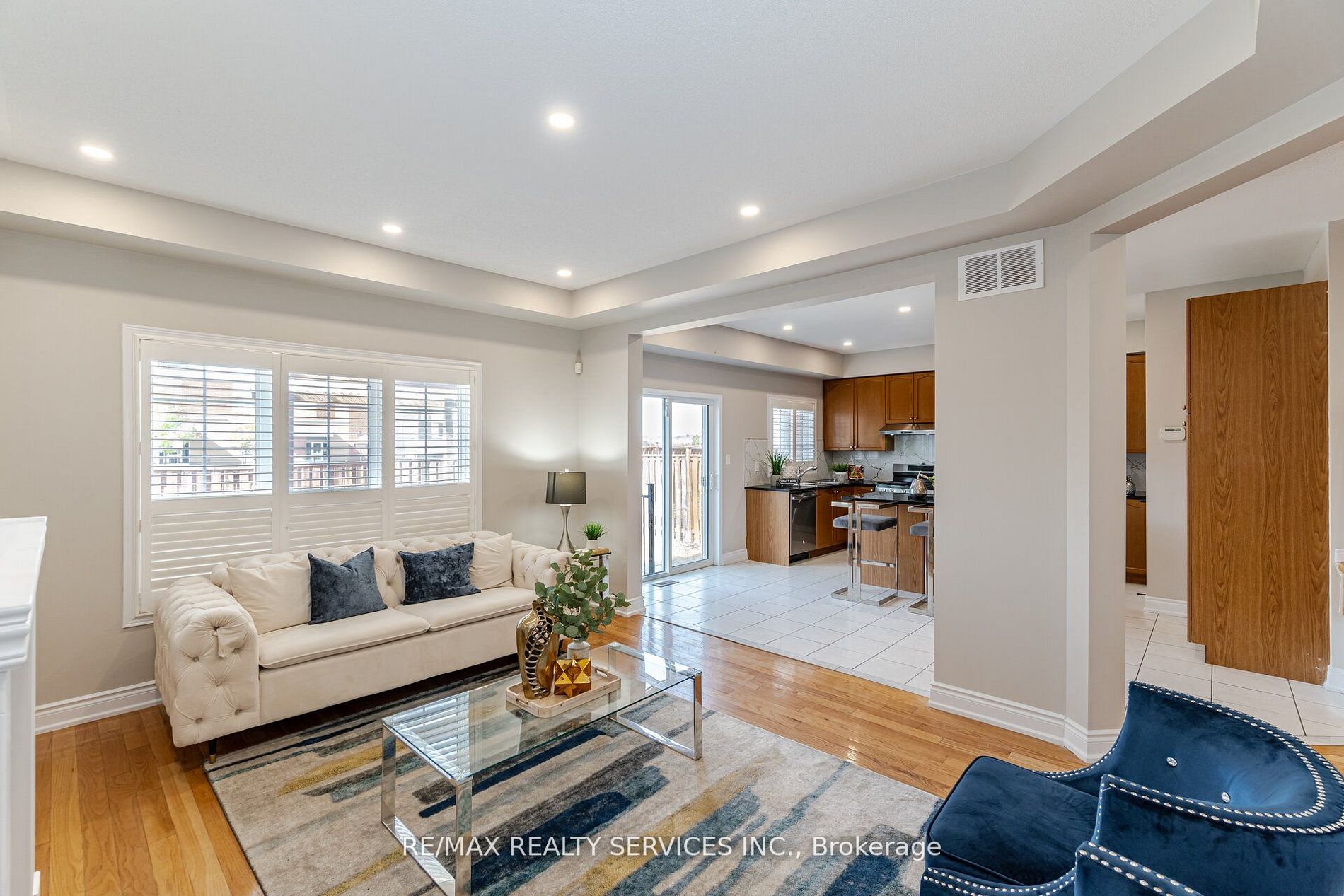 12 Owens Rd