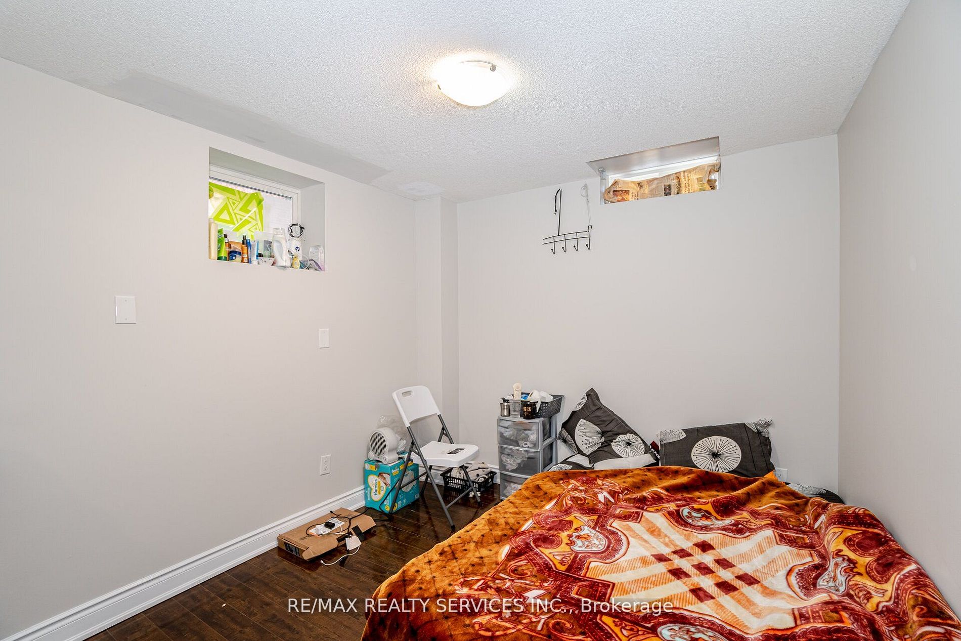 12 Owens Rd