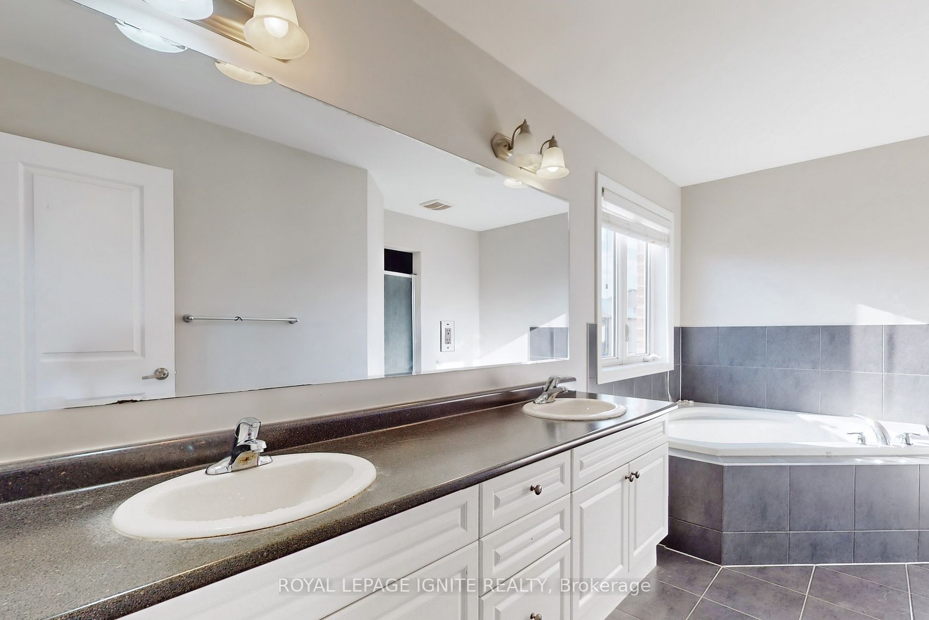 15 Giltspur Rd, #Upper