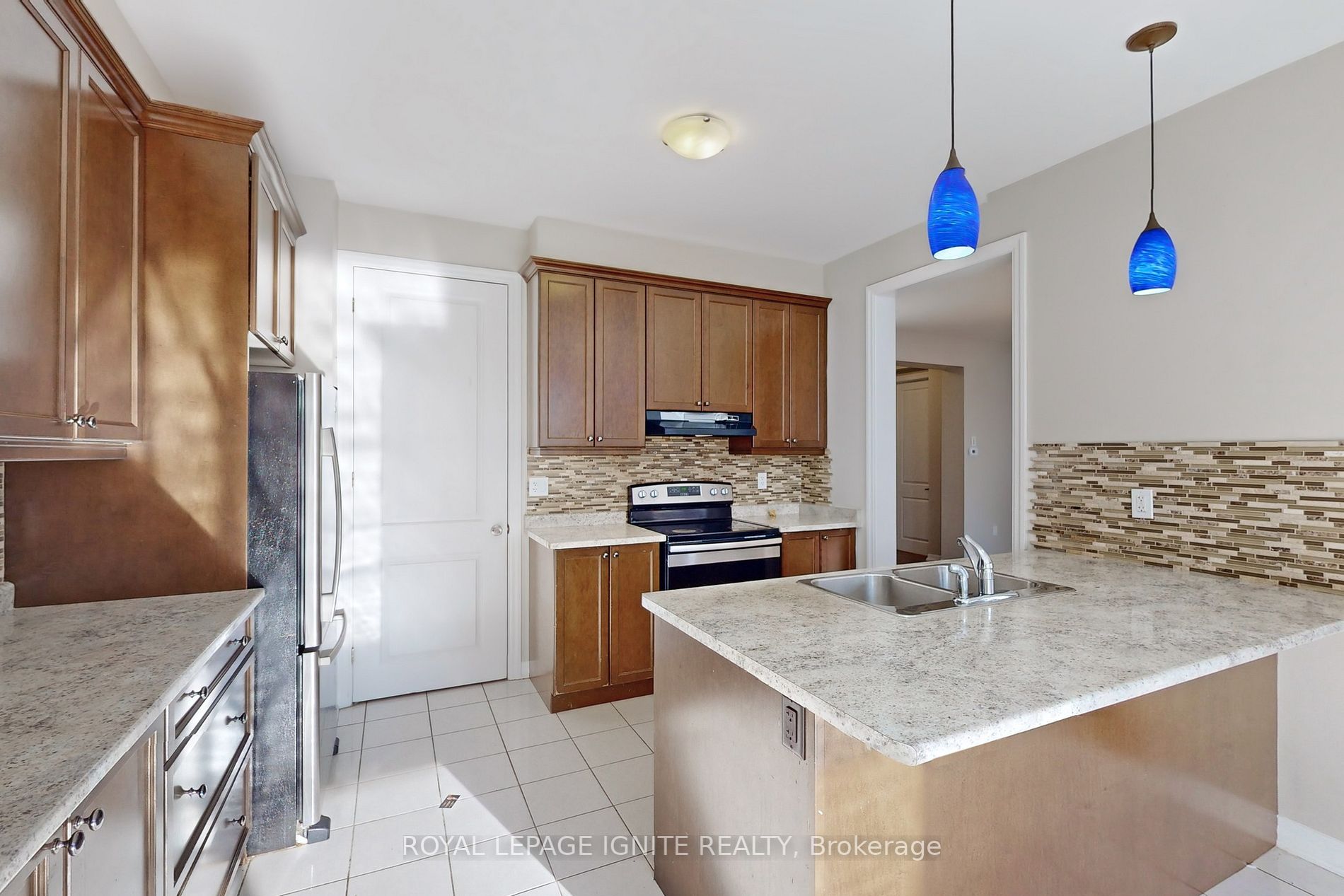 15 Giltspur Rd, #Upper