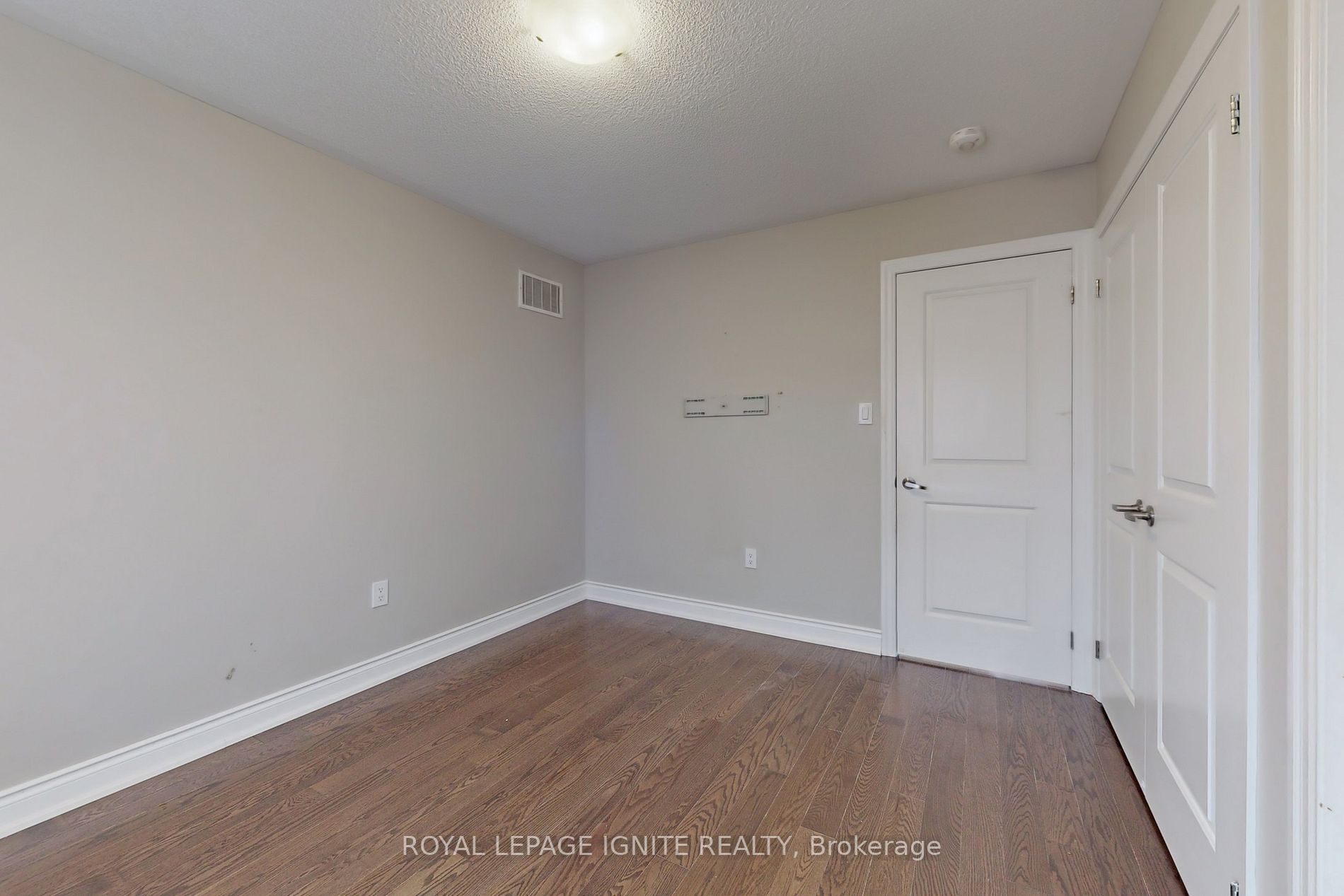 15 Giltspur Rd, #Upper