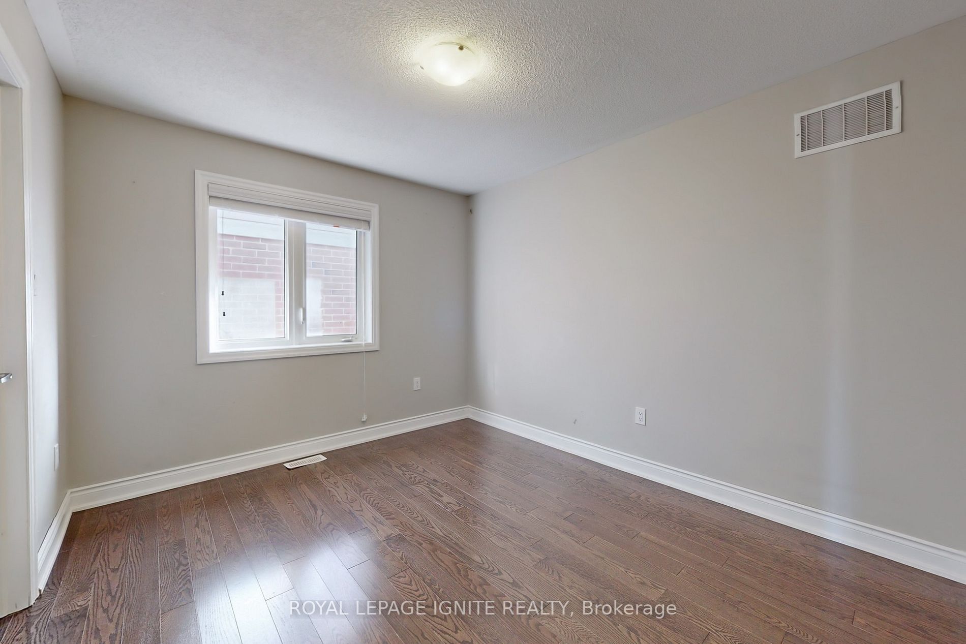 15 Giltspur Rd, #Upper