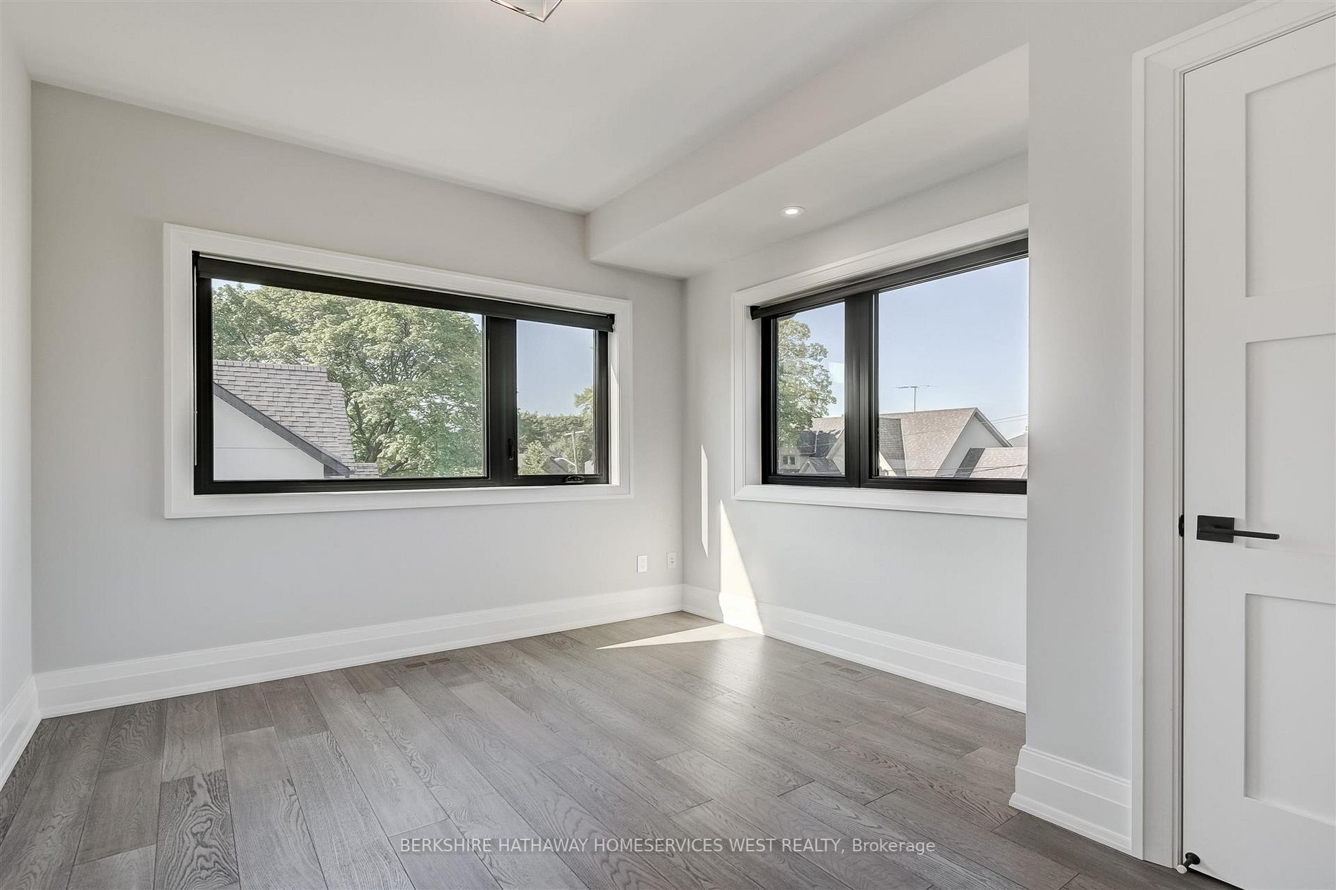 25 Sunnydale Dr