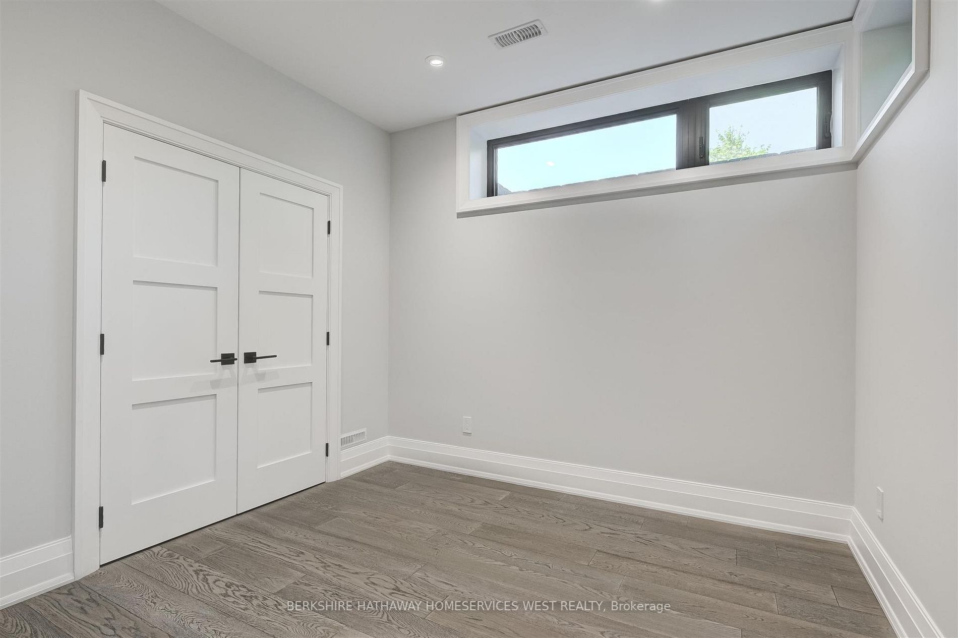 25 Sunnydale Dr
