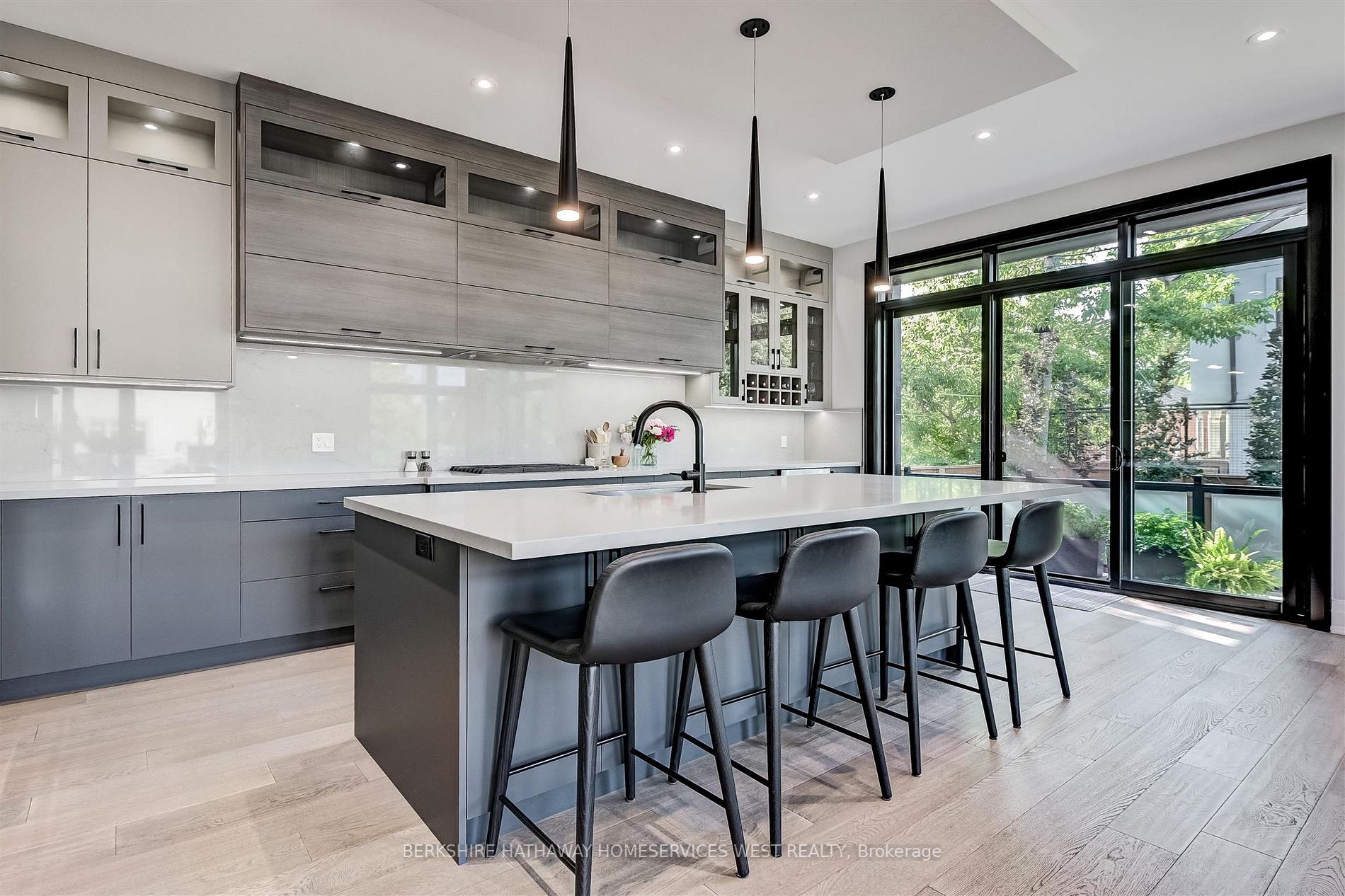 25 Sunnydale Dr
