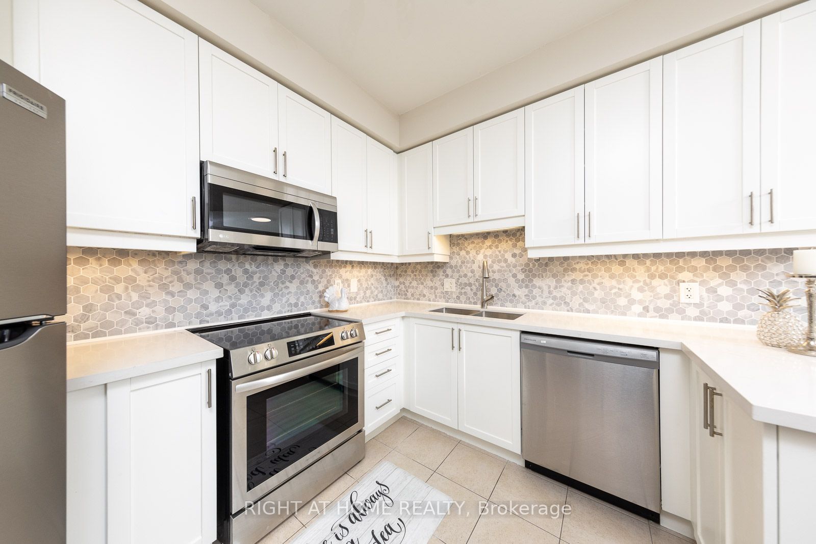 80 Absolute Avenue, #2706