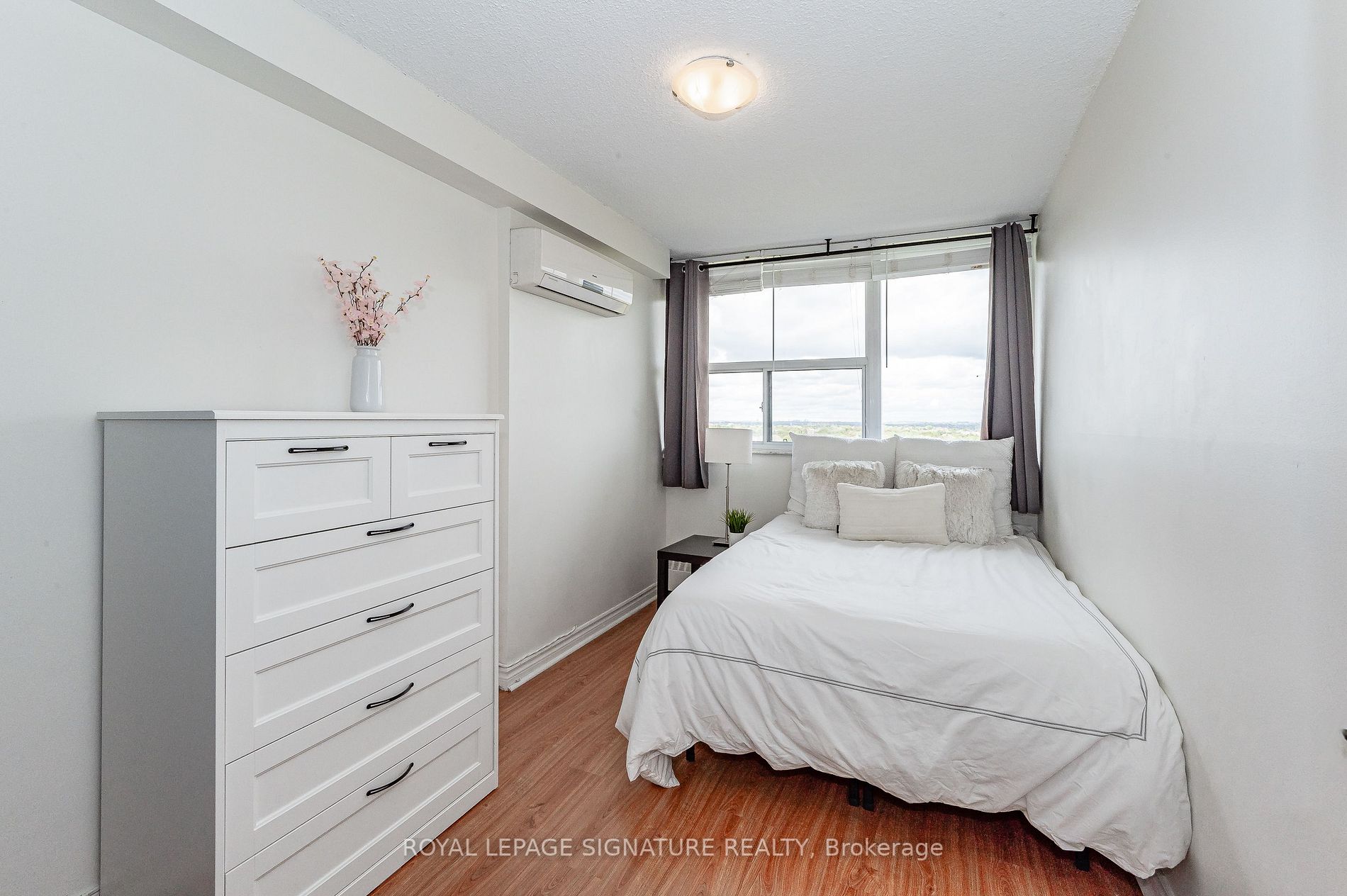 3501 Glen Erin Dr, #1109
