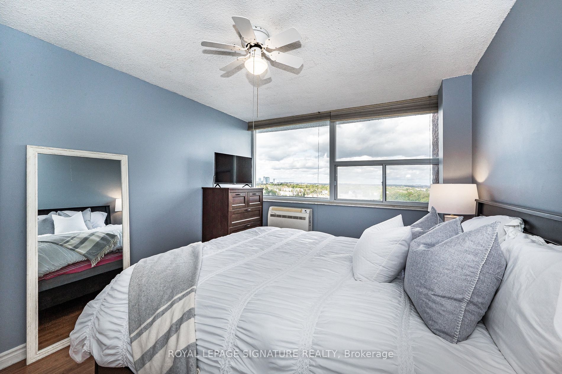 3501 Glen Erin Dr, #1109