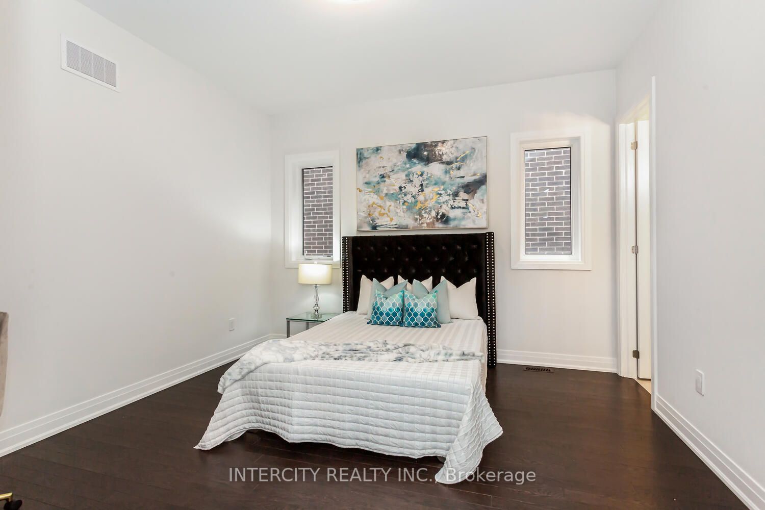 54 Jura Cres