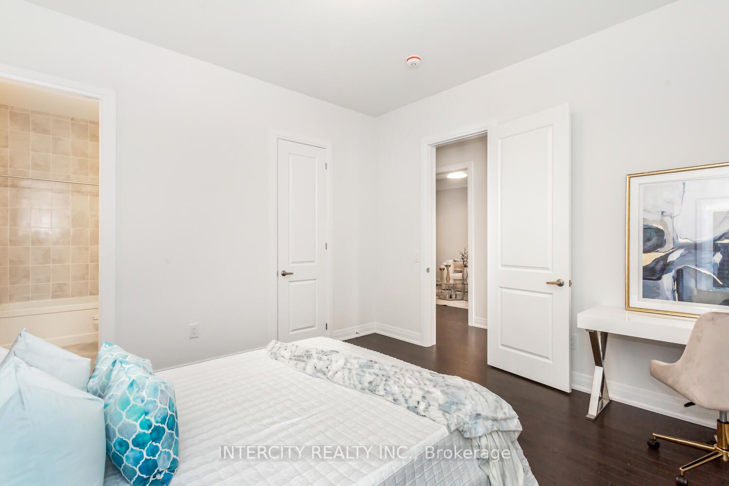 54 Jura Cres
