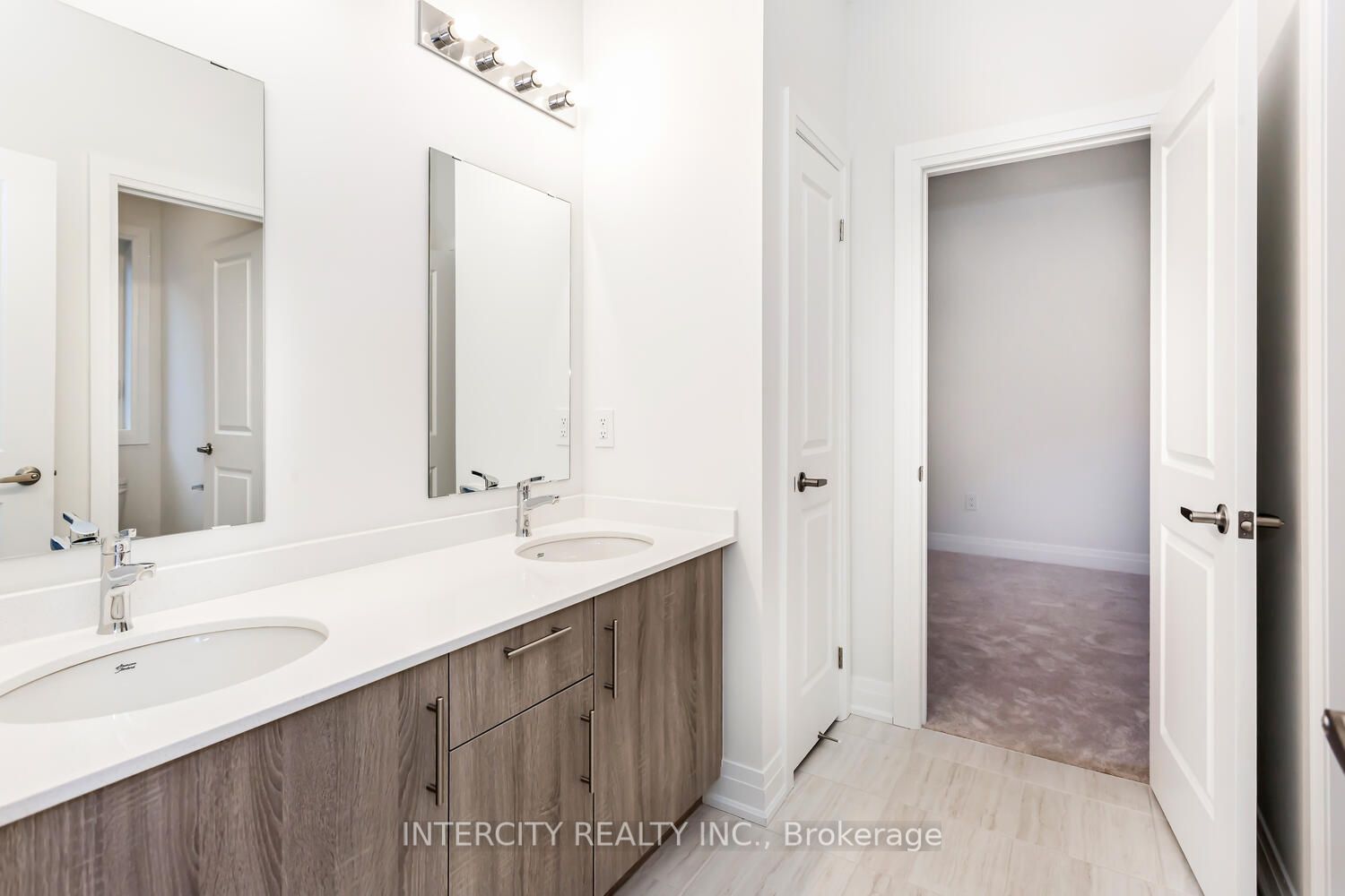 54 Jura Cres