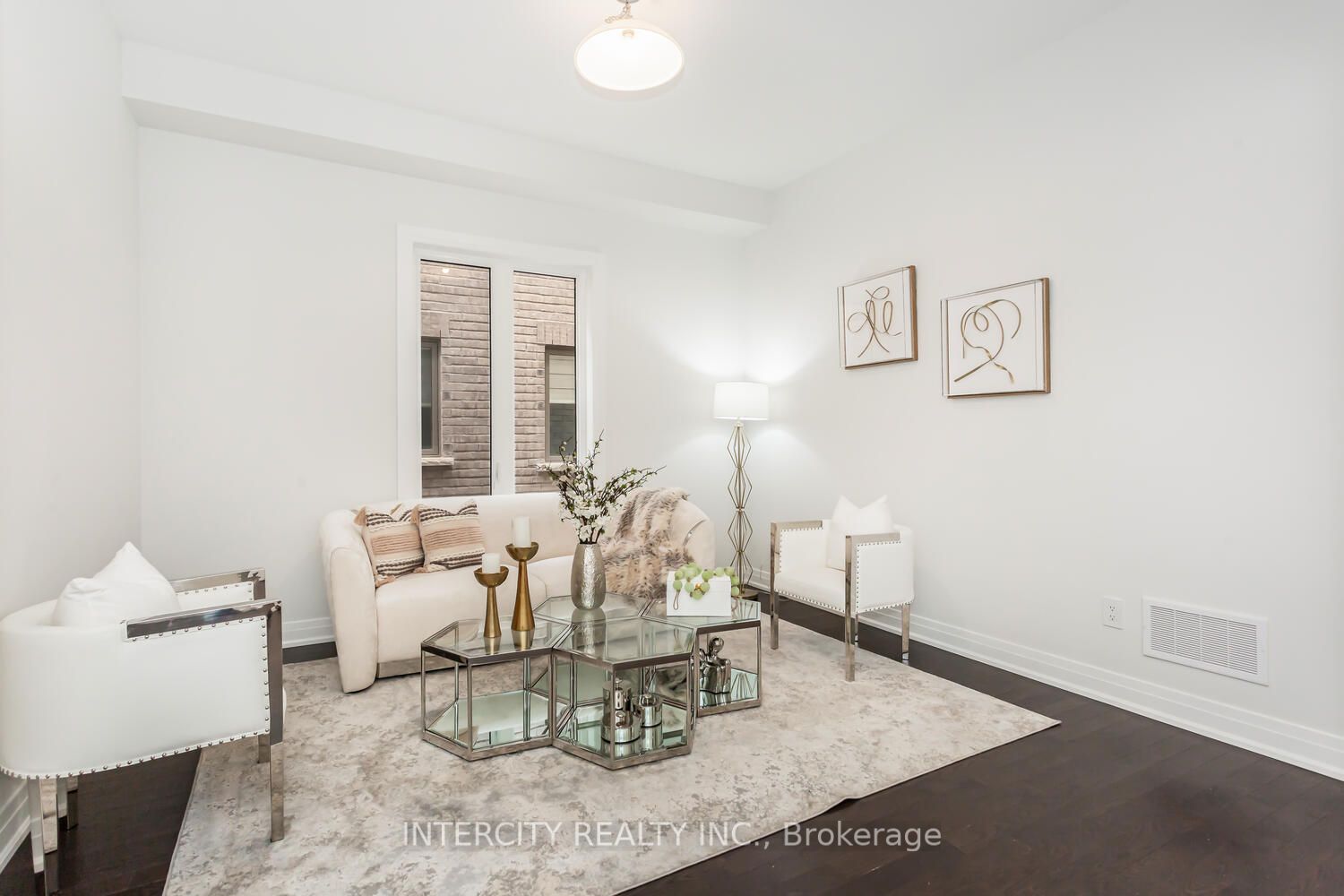 54 Jura Cres