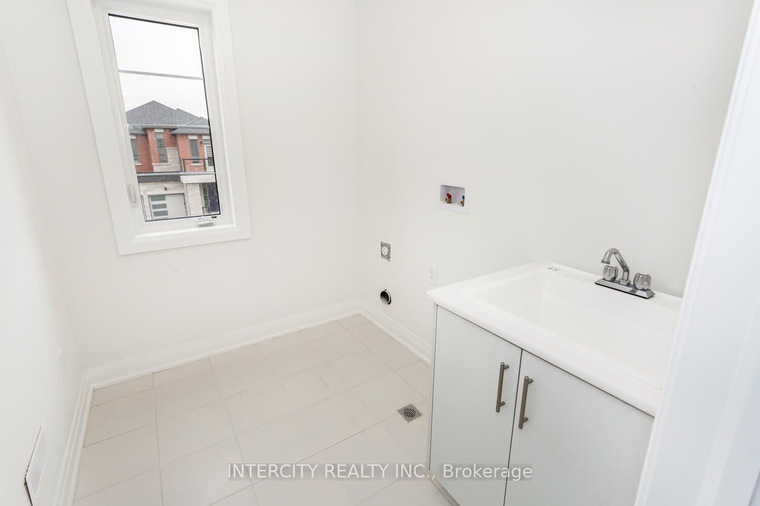 54 Jura Cres