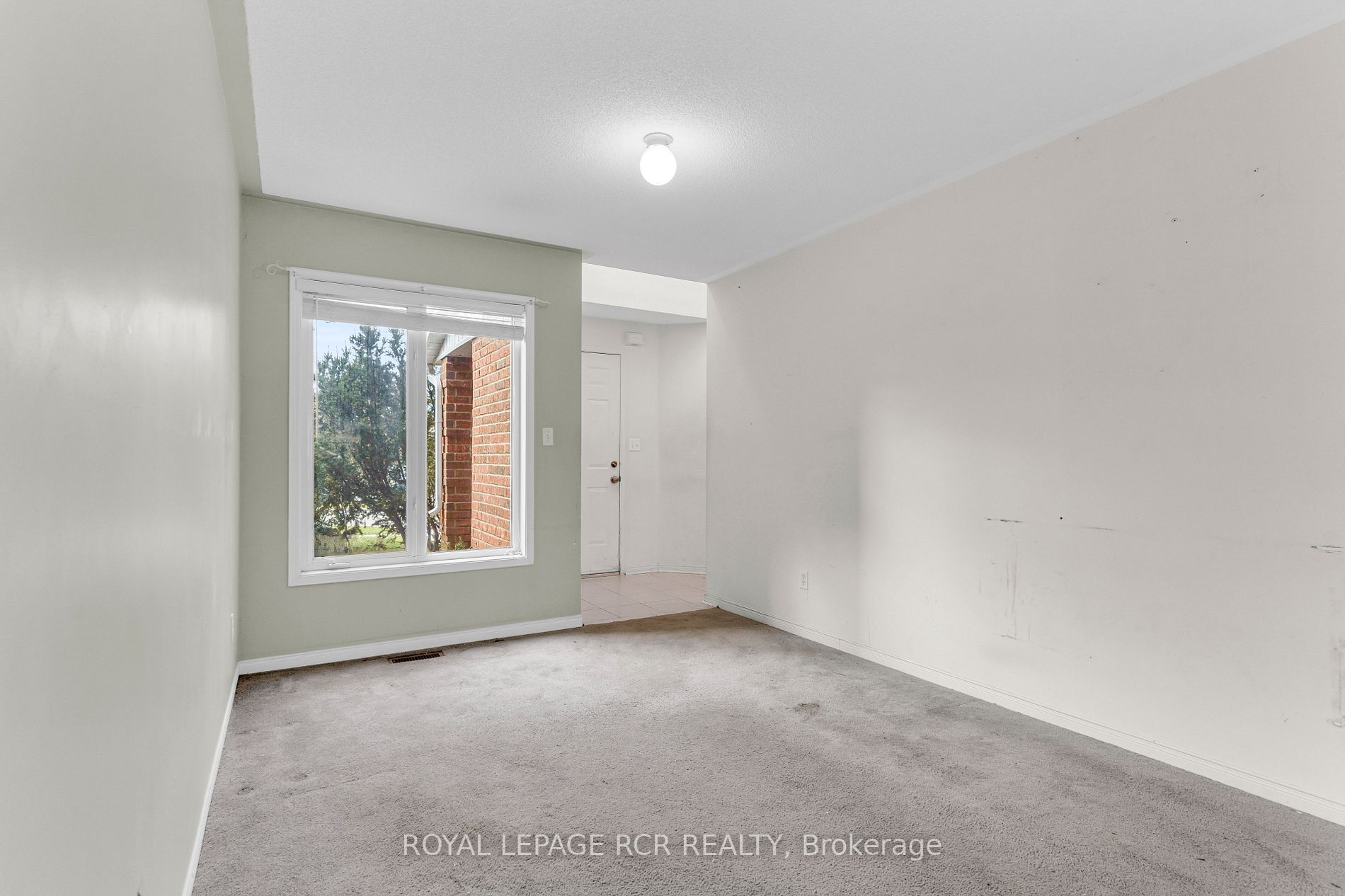 322 Marshall Cres