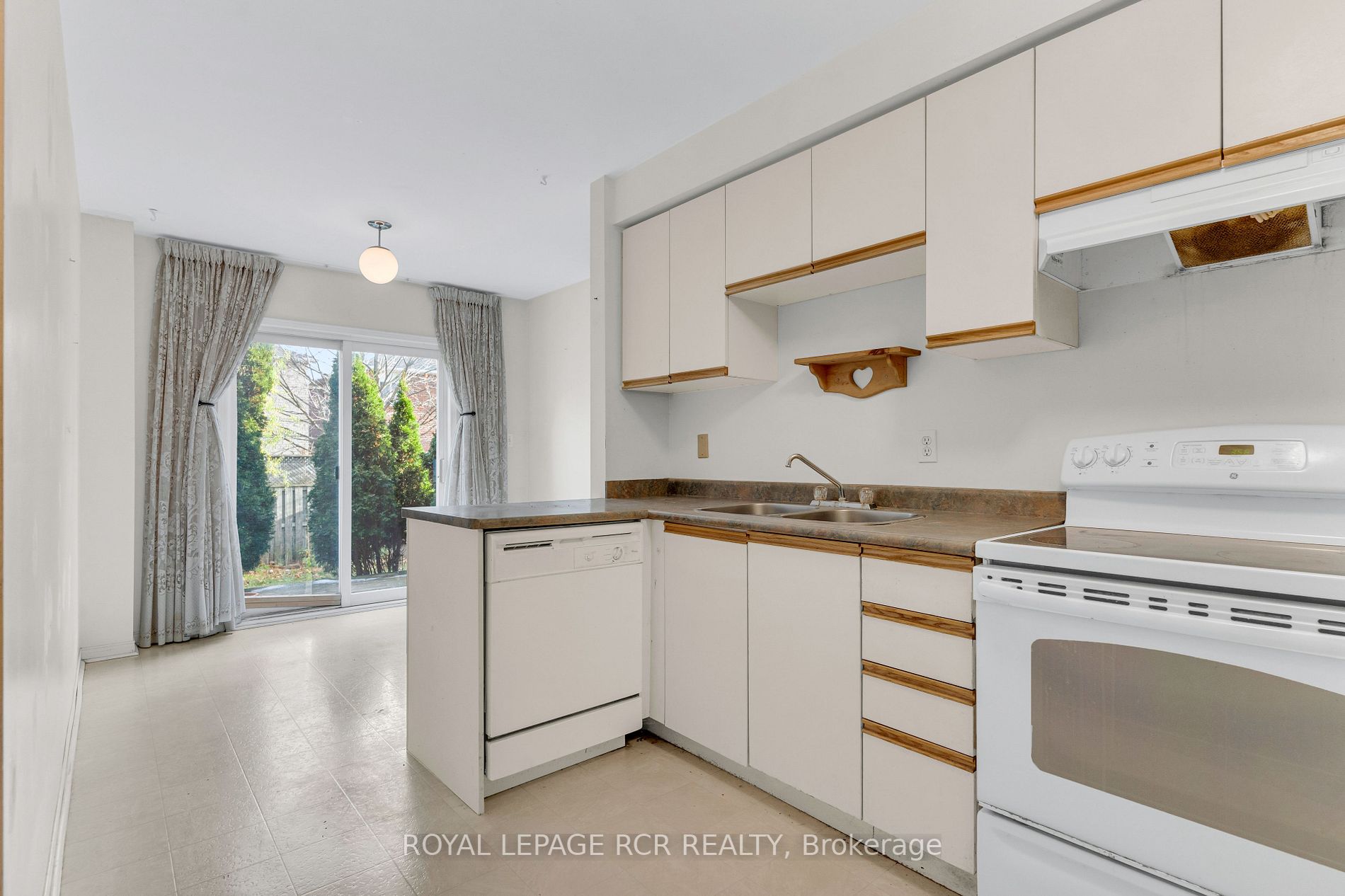 322 Marshall Cres