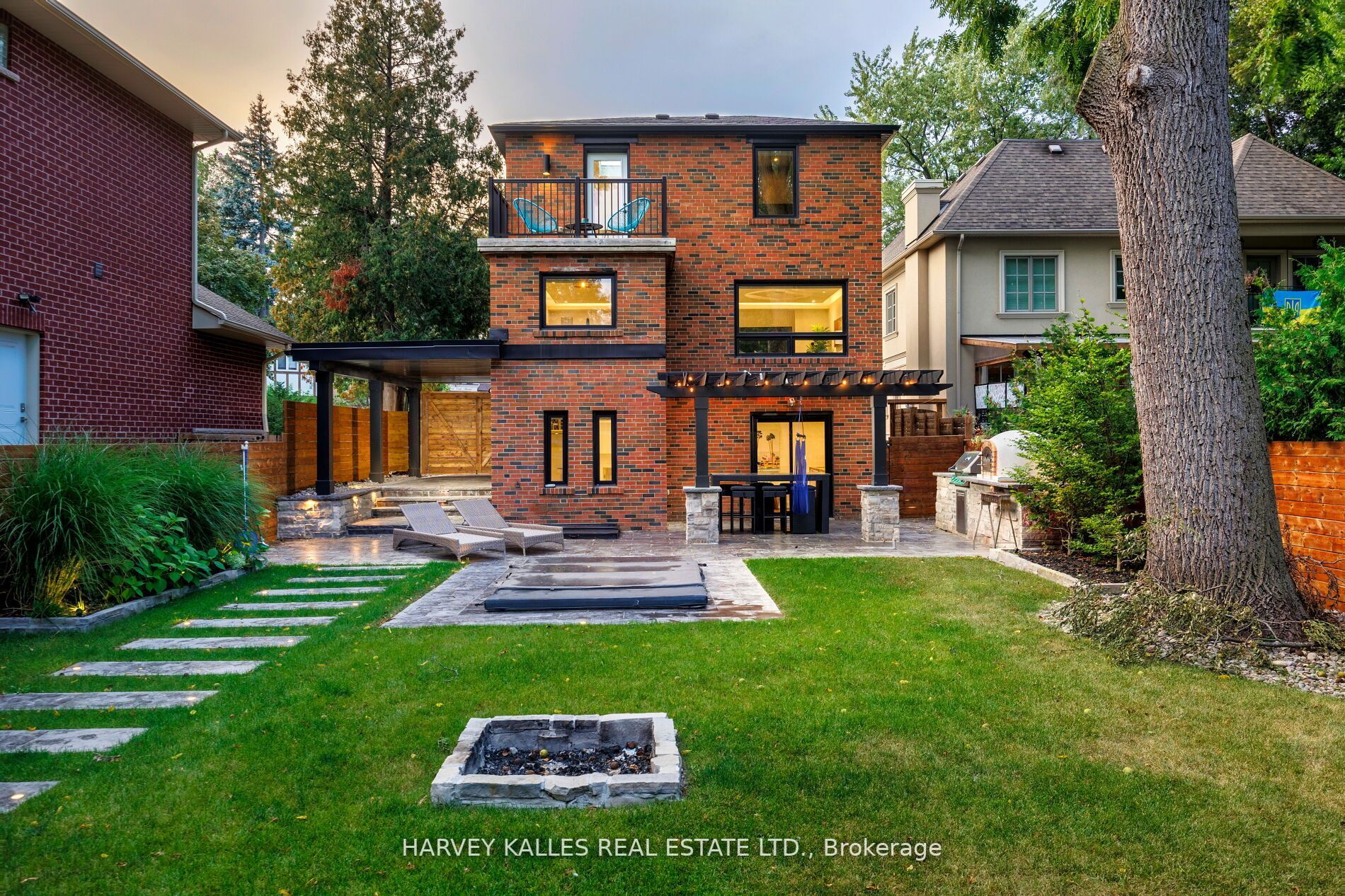 17 Old Oak Rd