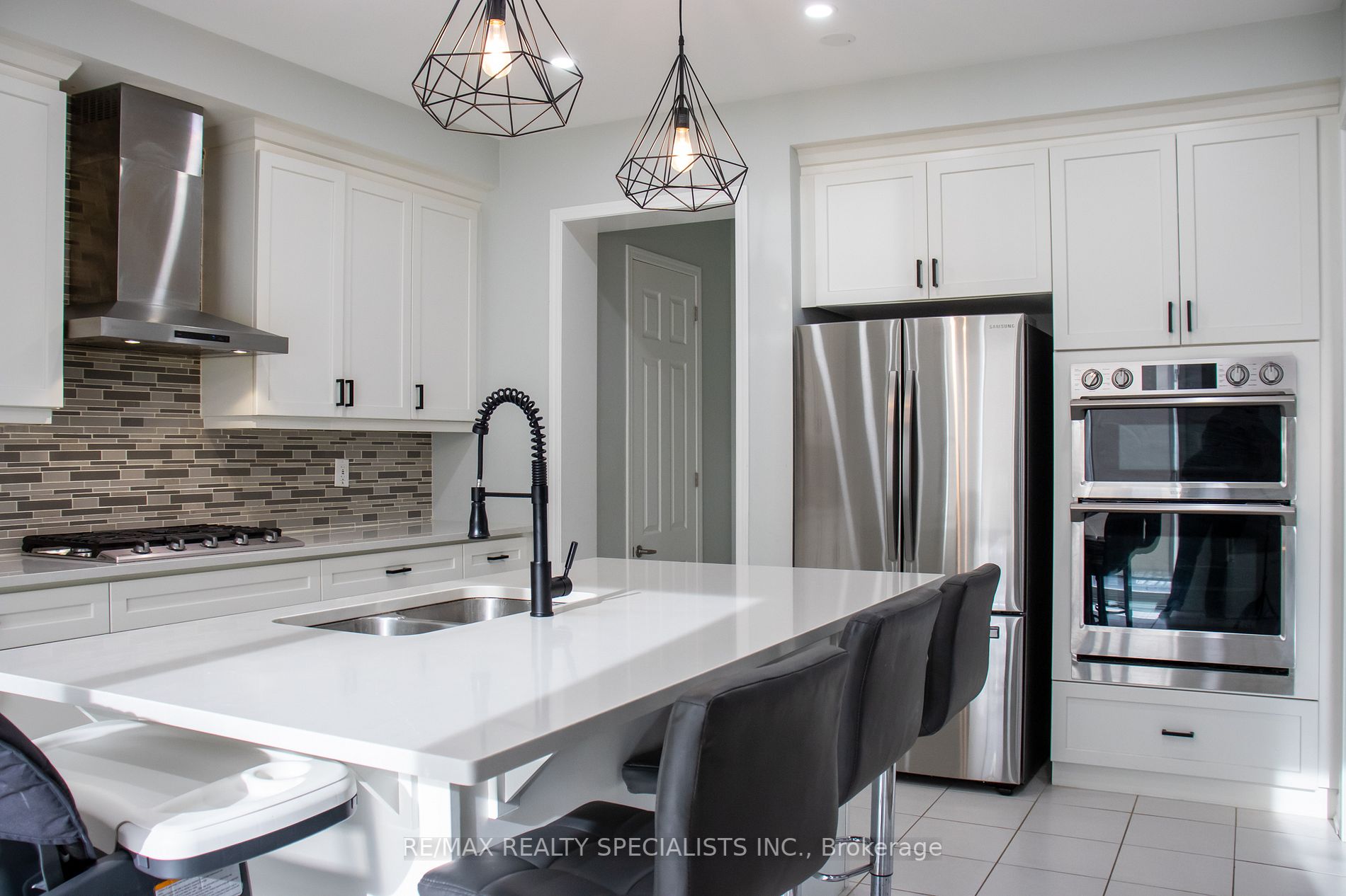 20 Emily St, #Upper