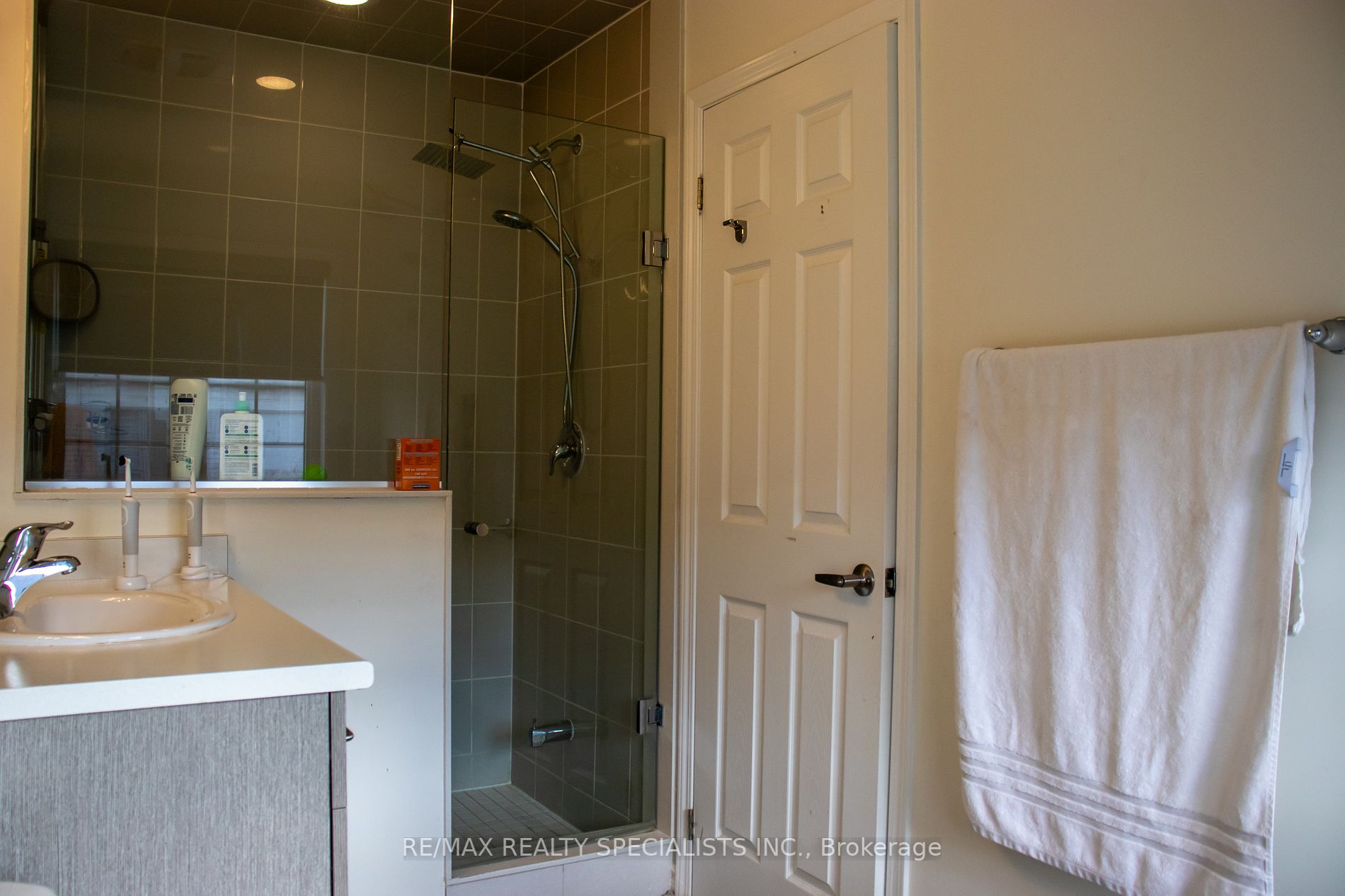 20 Emily St, #Upper