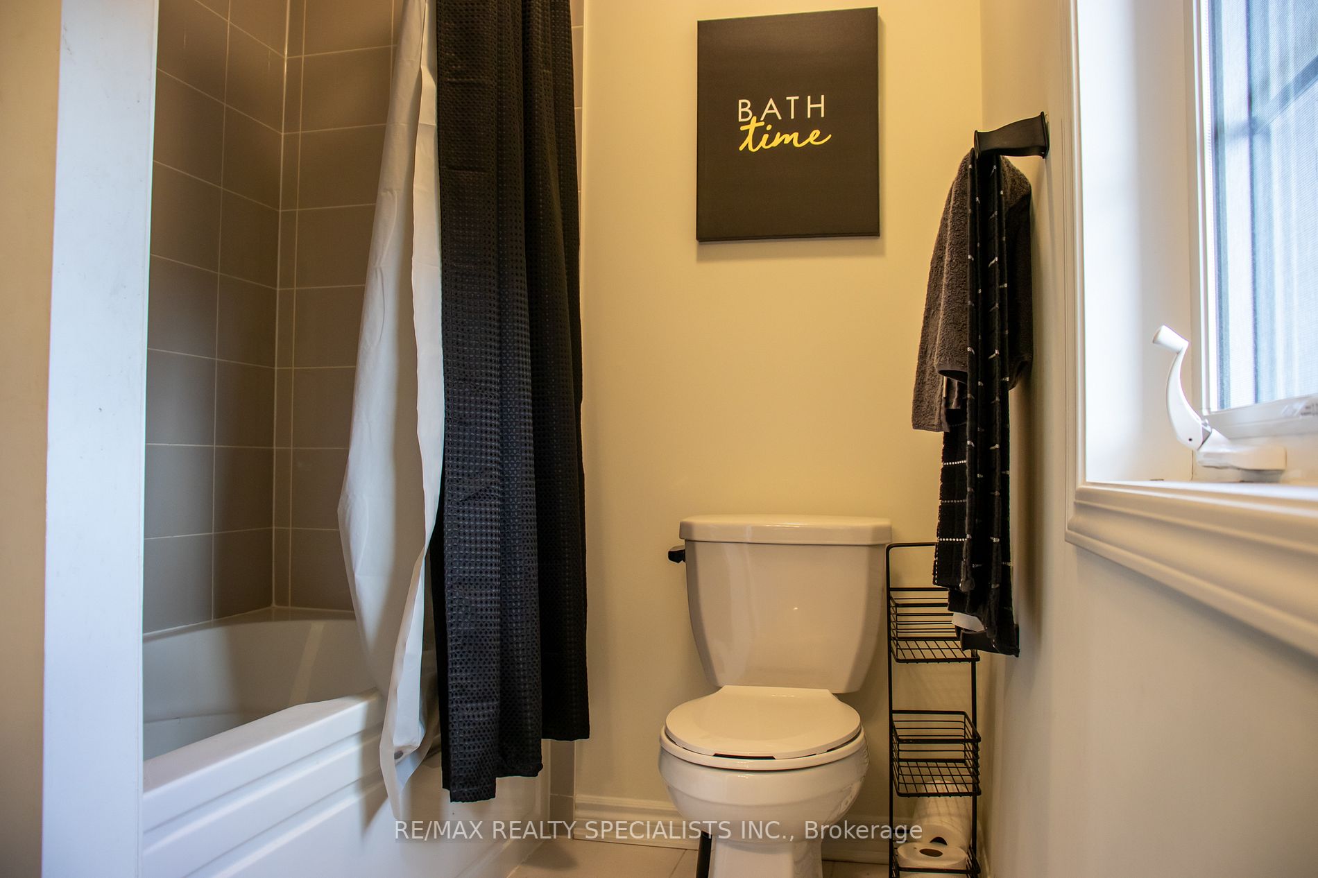 20 Emily St, #Upper
