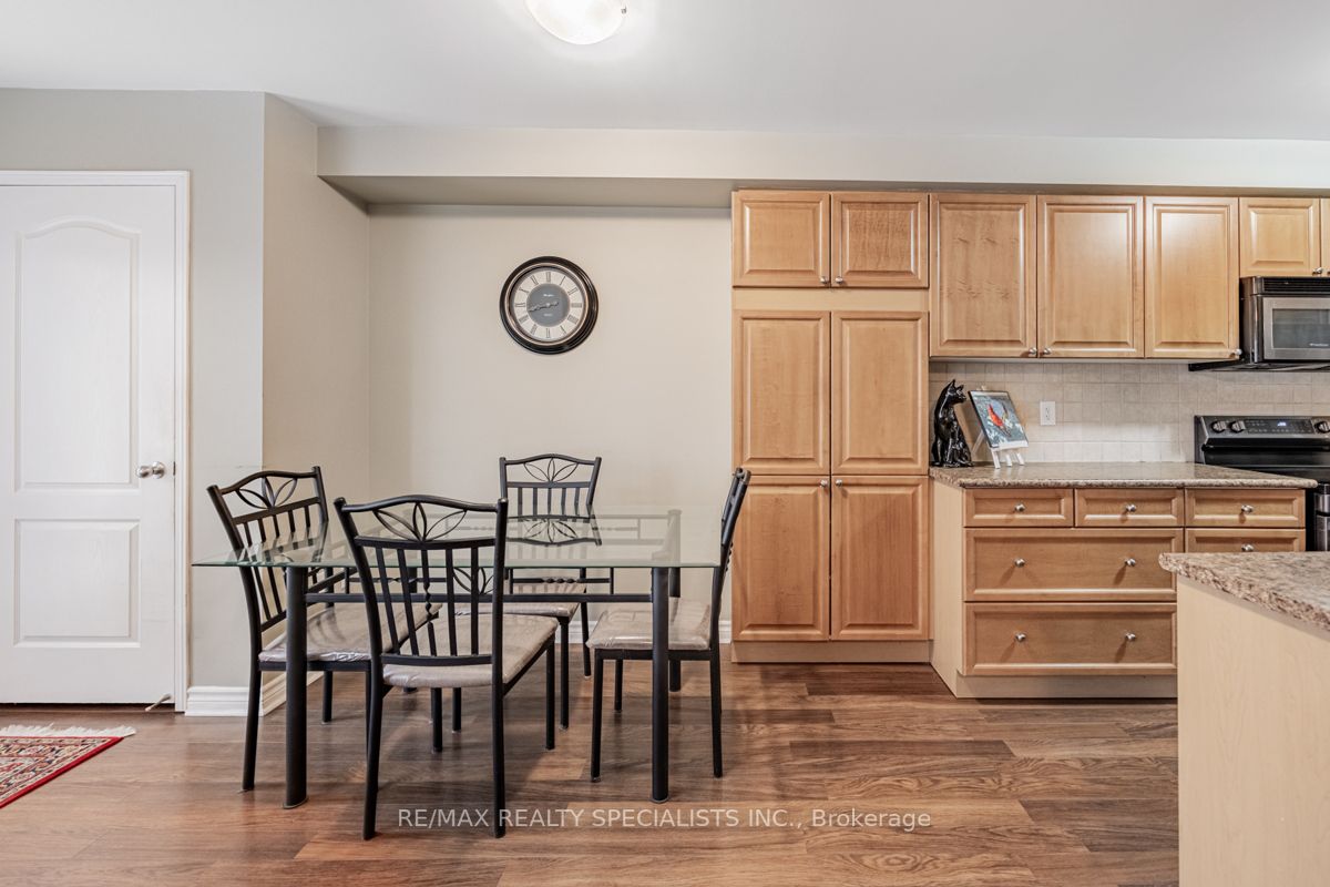 7 Snowberry Cres