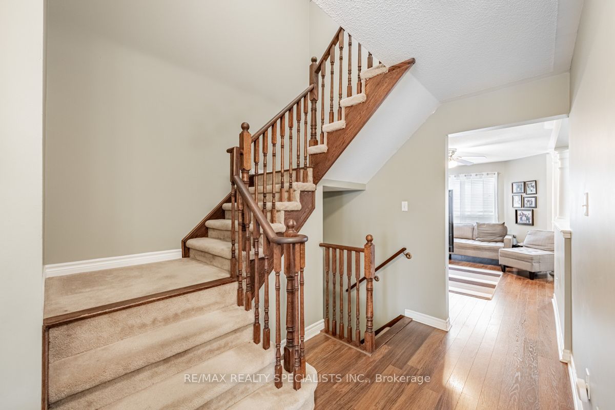 7 Snowberry Cres