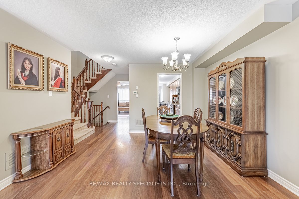 7 Snowberry Cres